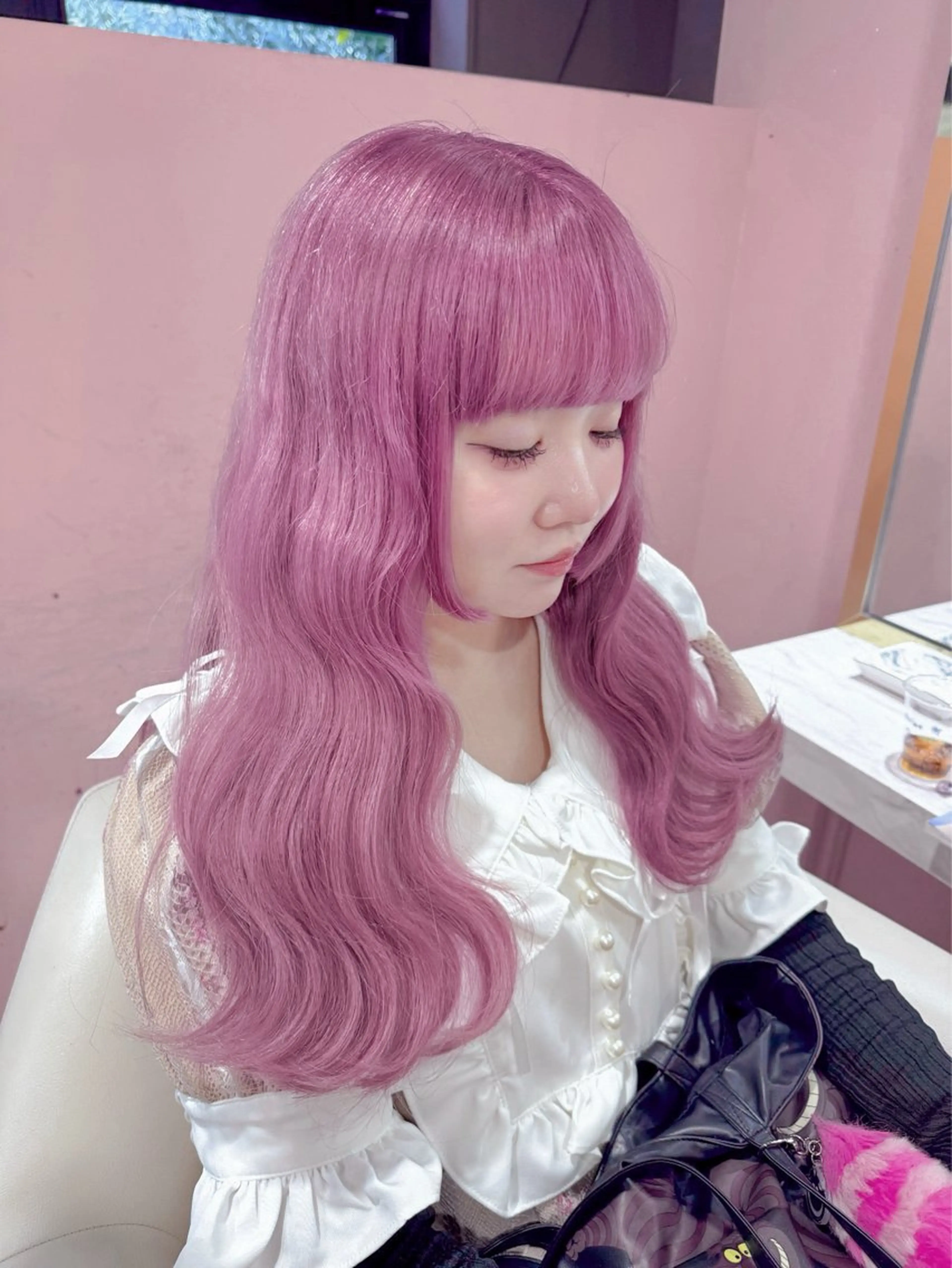 セミロング カラー カシス ハイトーンカラー インナーカラー 韓国風カラー ラベンダーカラー ヘアカラー Chérie所属・Chérie 渋谷/カラーサロンのヘアスタイル