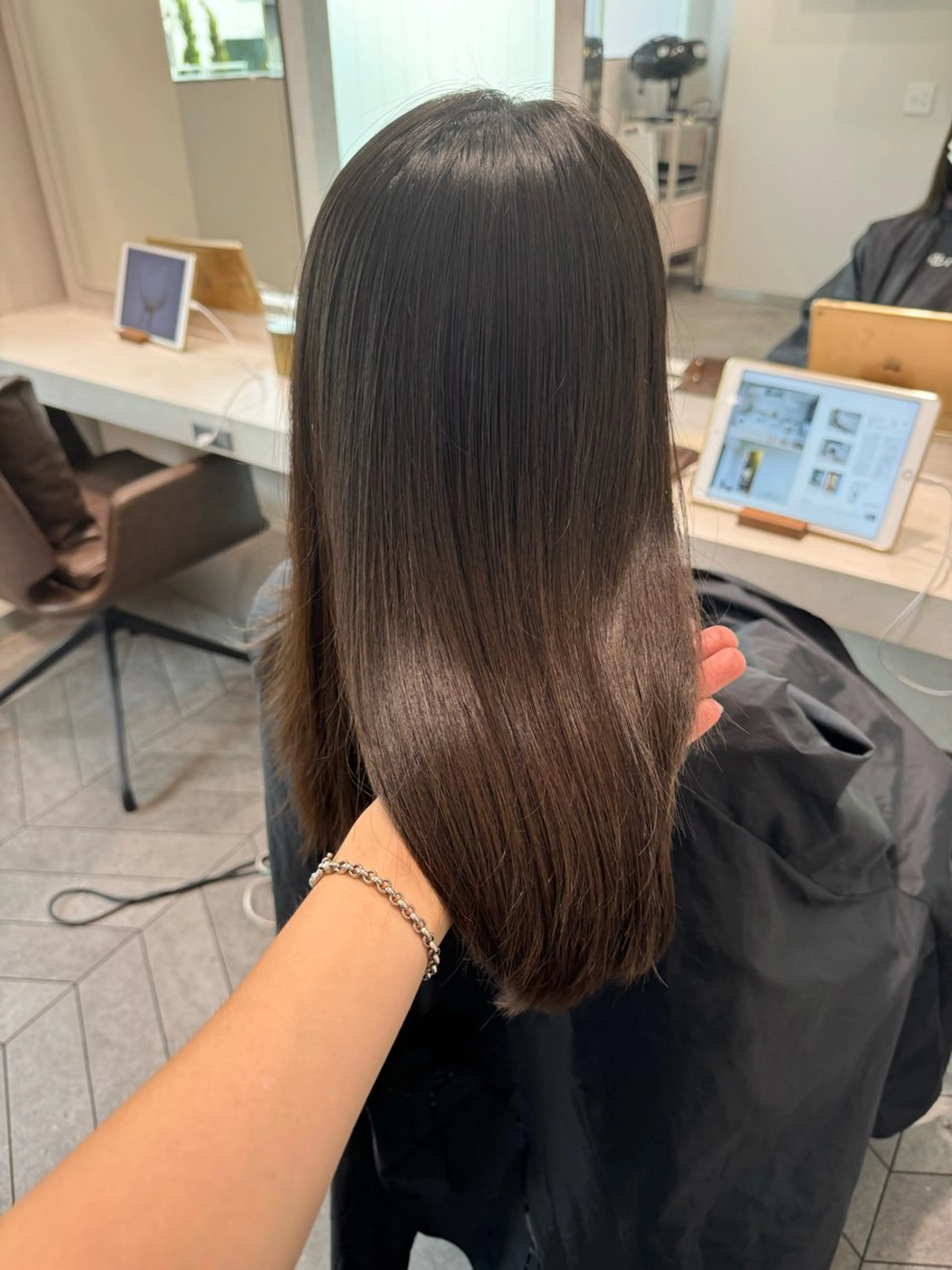 ミディアム カット ヘアカラー トリートメント VLOW nex the salon所属・似合わせ/髪質改善 ナガヤアキラのヘアスタイル