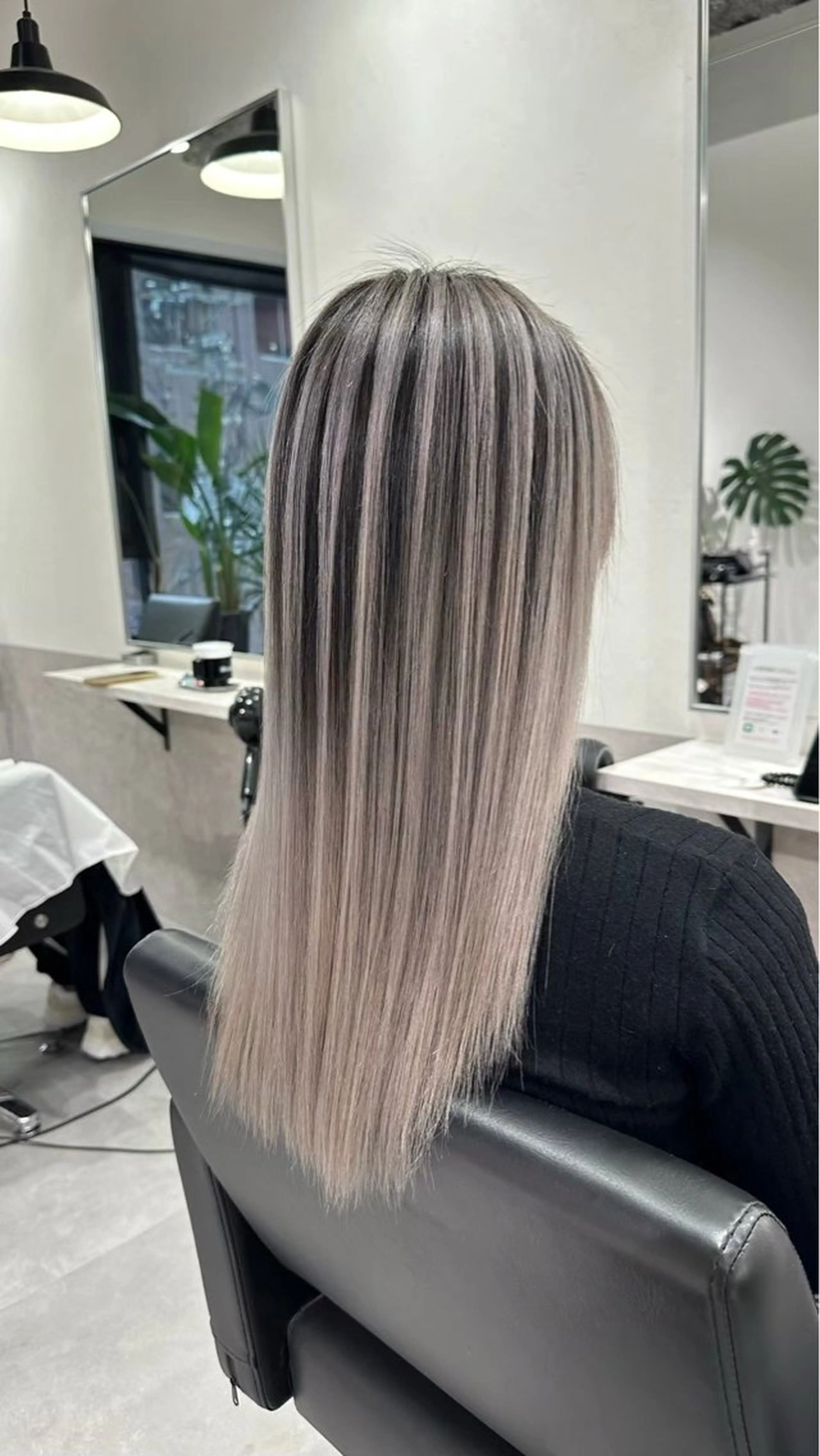 ロング レイヤーカット ヘアカラー CIERA.南船場所属・yuna🧡/心斎橋 ハイトーン/ブリーチのヘアスタイル