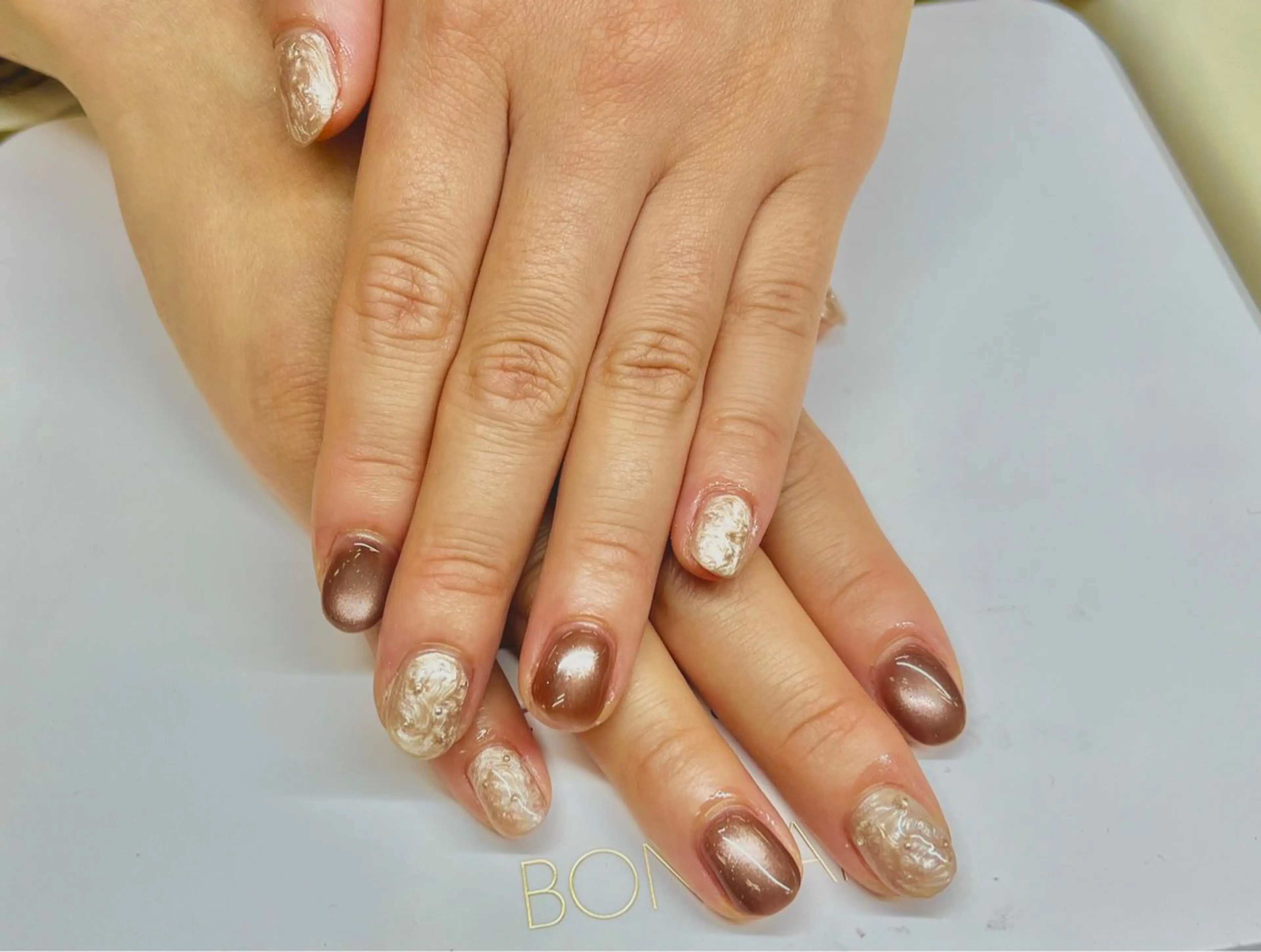 ネイル マグネットネイル ニュアンスネイル モデル募集中🐱 mihoのネイルデザイン