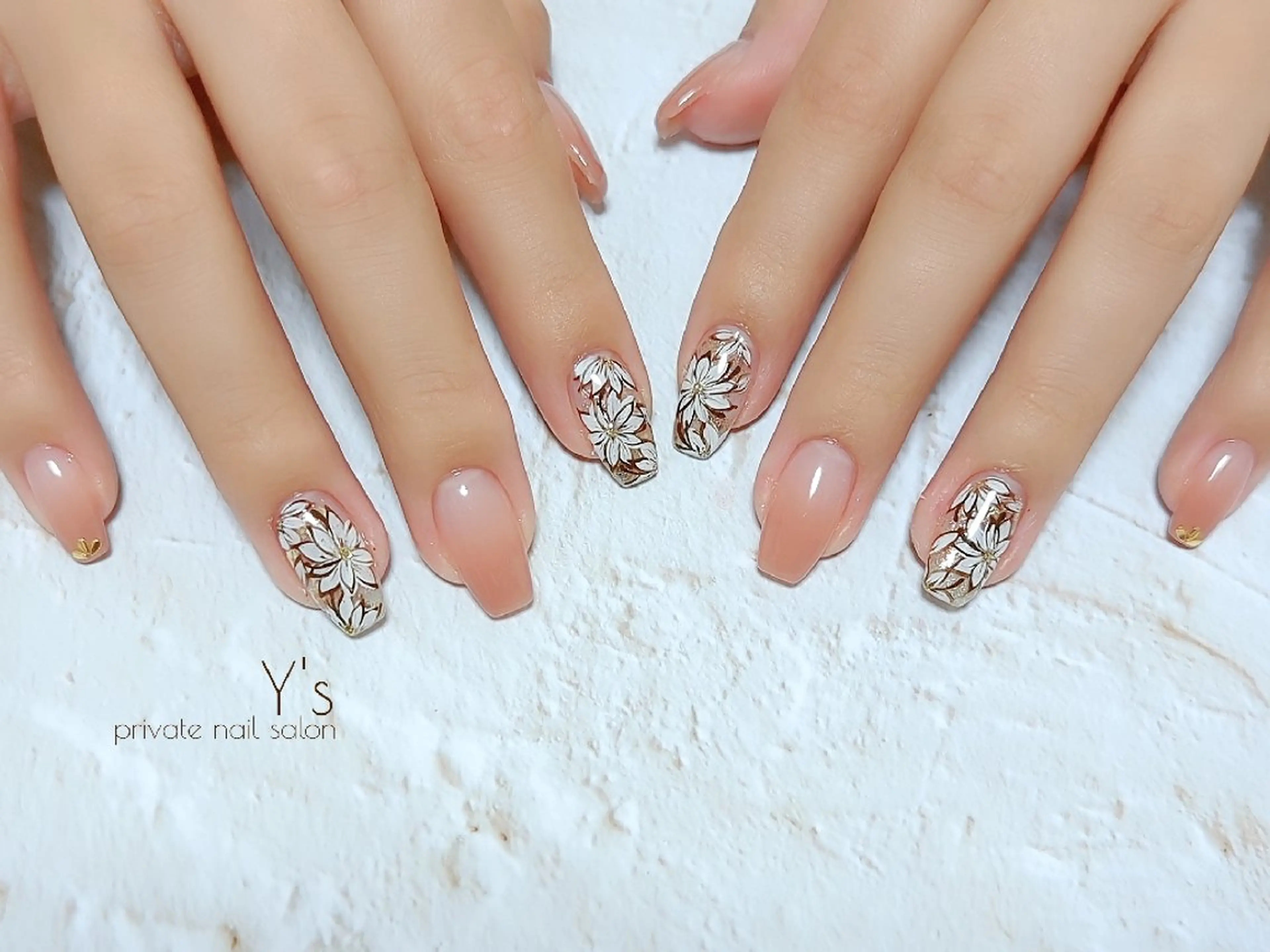 ネイル ハンドネイル YUMI NAGAI  のネイルデザイン