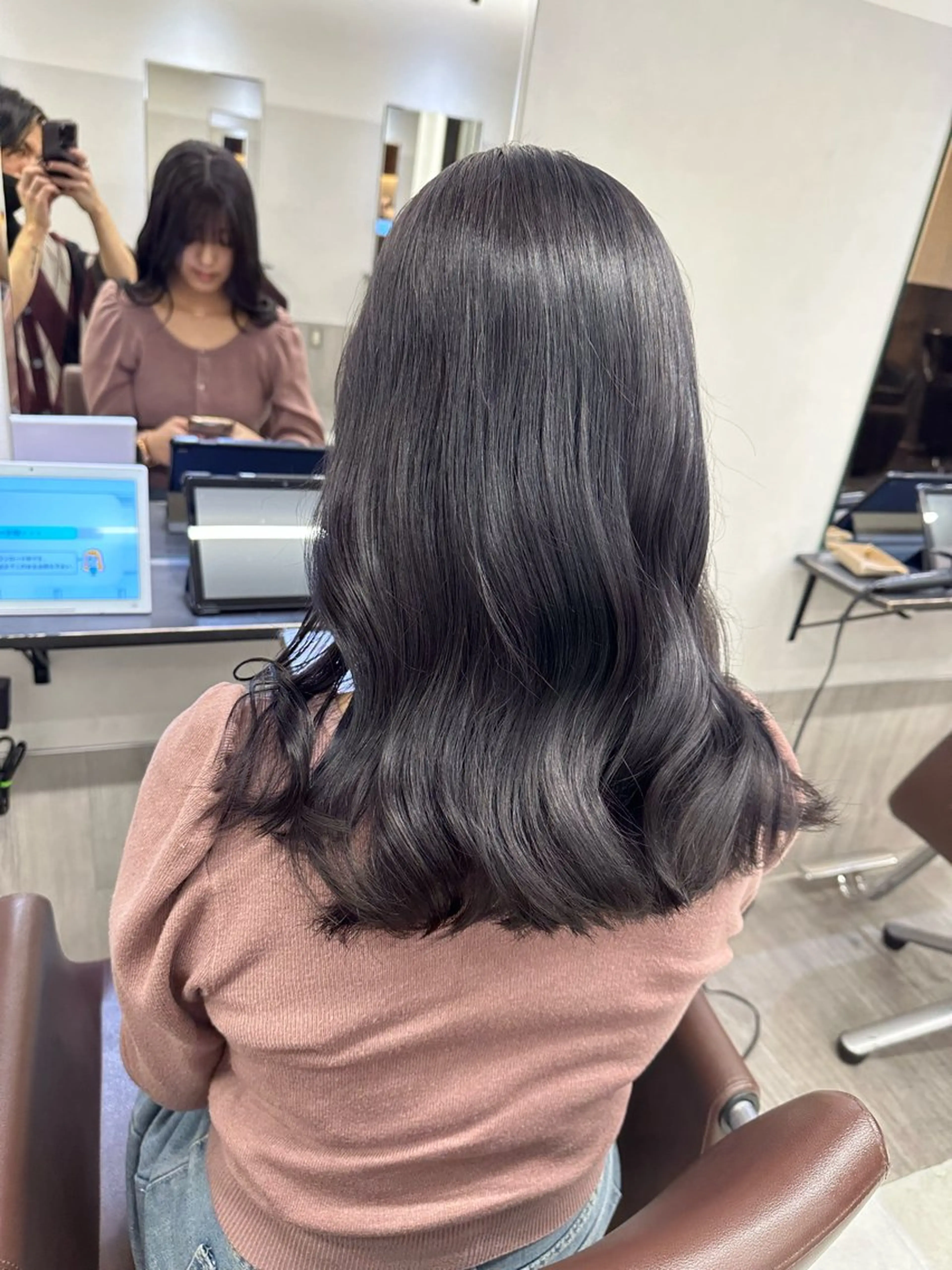 ミディアム カラー カット ヘアカラー トリートメント Roi ofGiseLのヘアスタイル