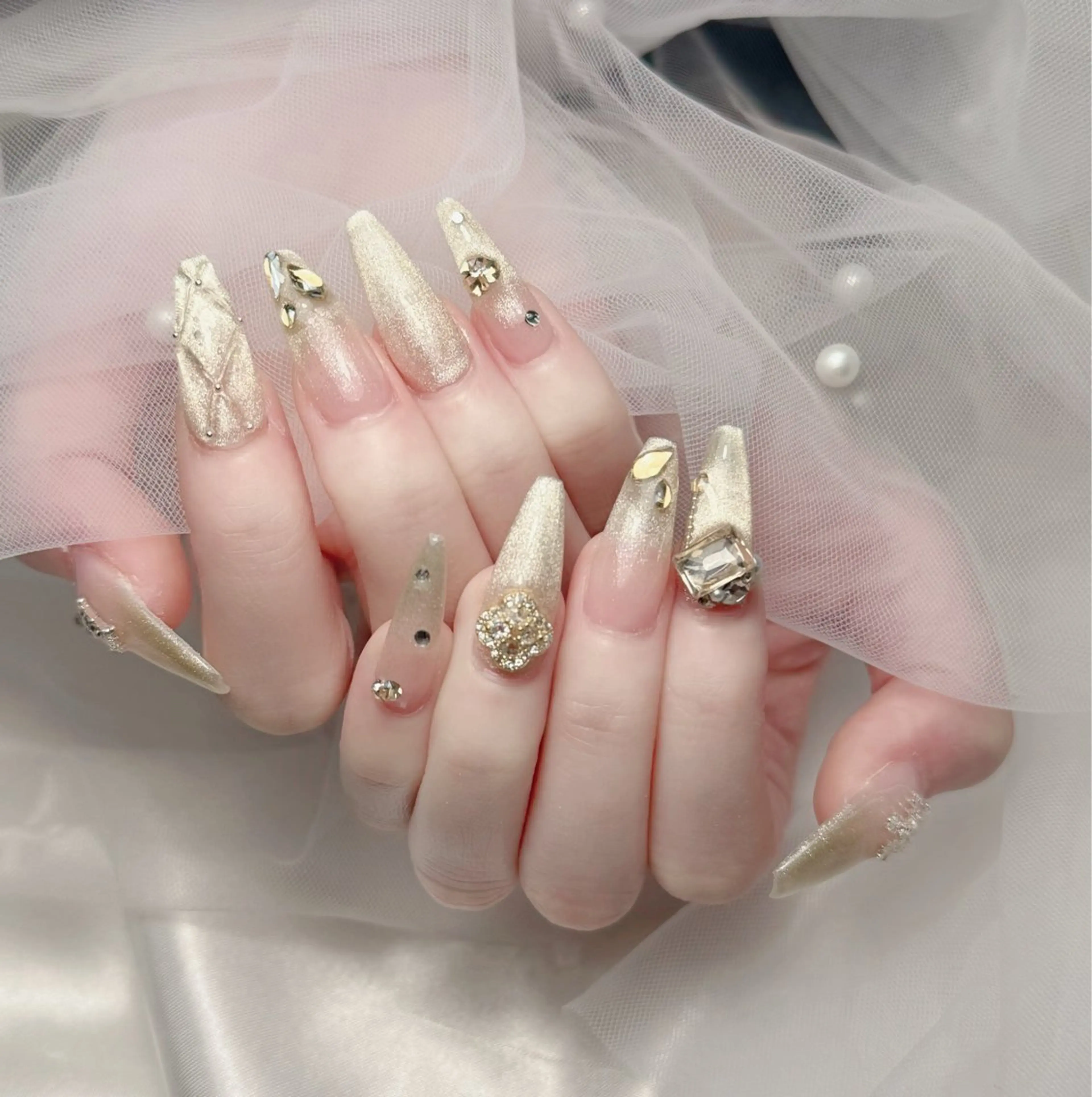 ネイル ハンドネイル ハンドケア いちご chan novaのネイルデザイン