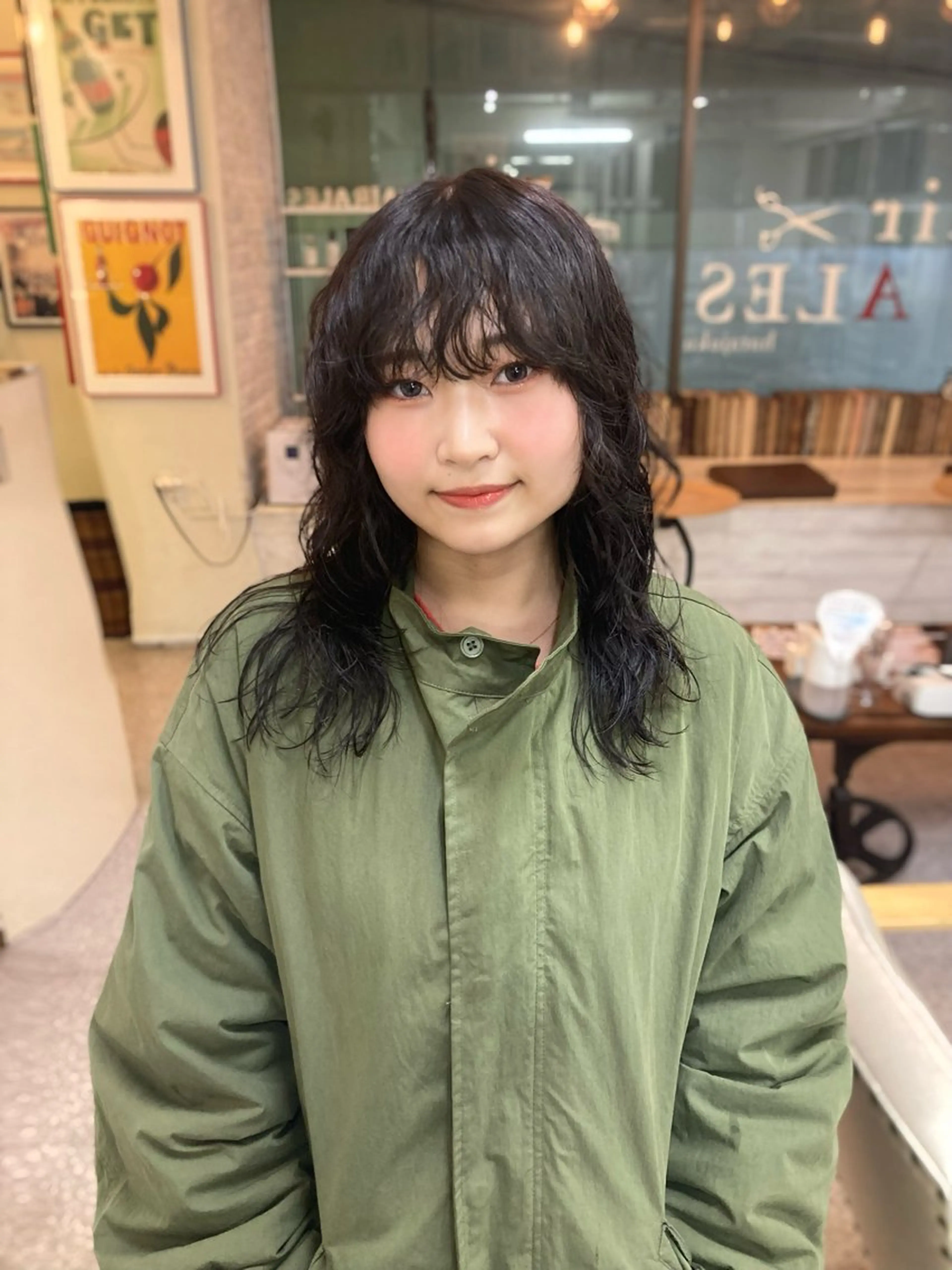 ミディアム ミディアムパーマ ウルフカット ヘアカラー パーマ ウルフ/レイヤー エクステ/kokiのヘアスタイル