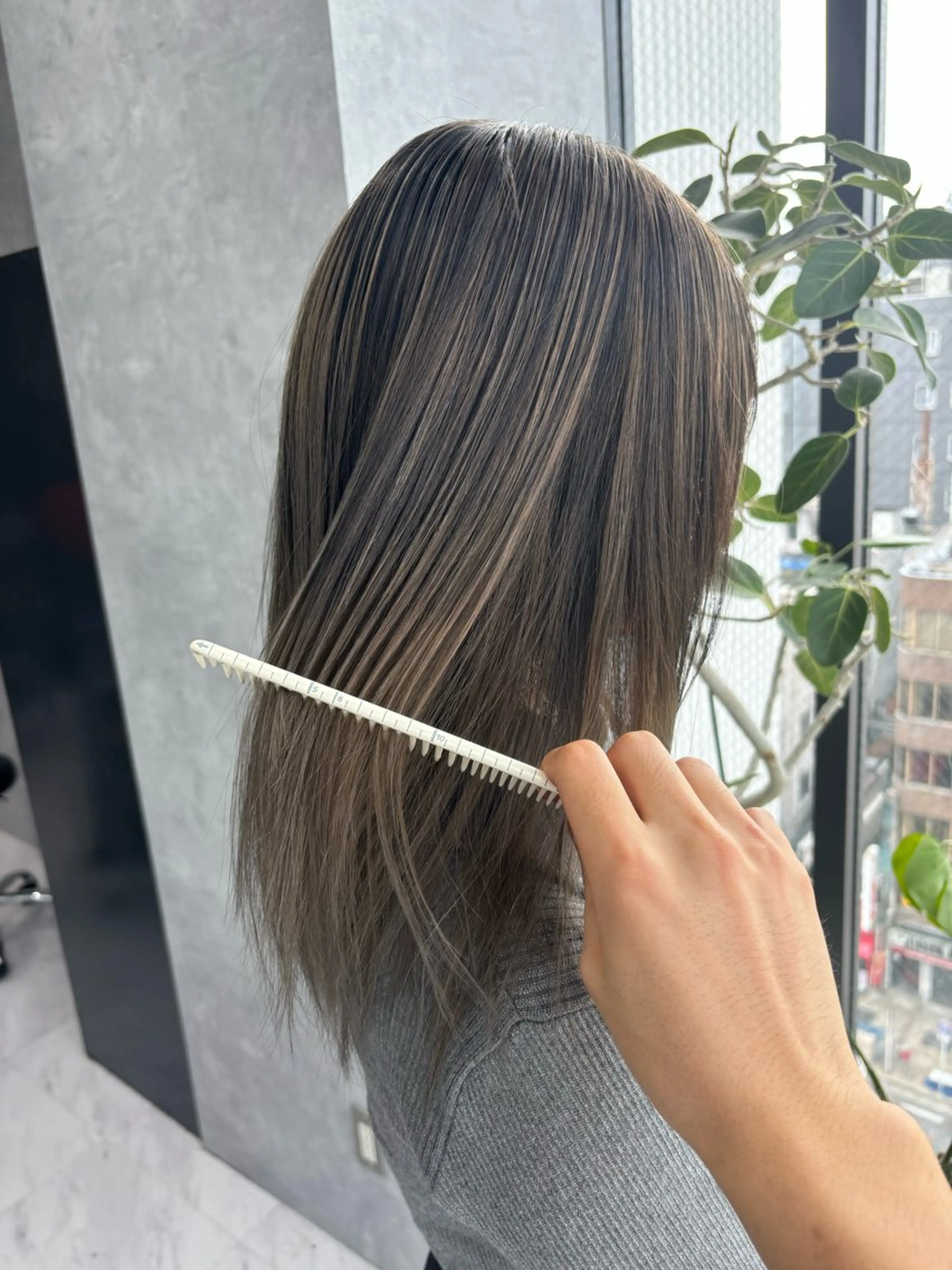 ミディアム カラー ヘアカラー 山田 瑛司のヘアスタイル