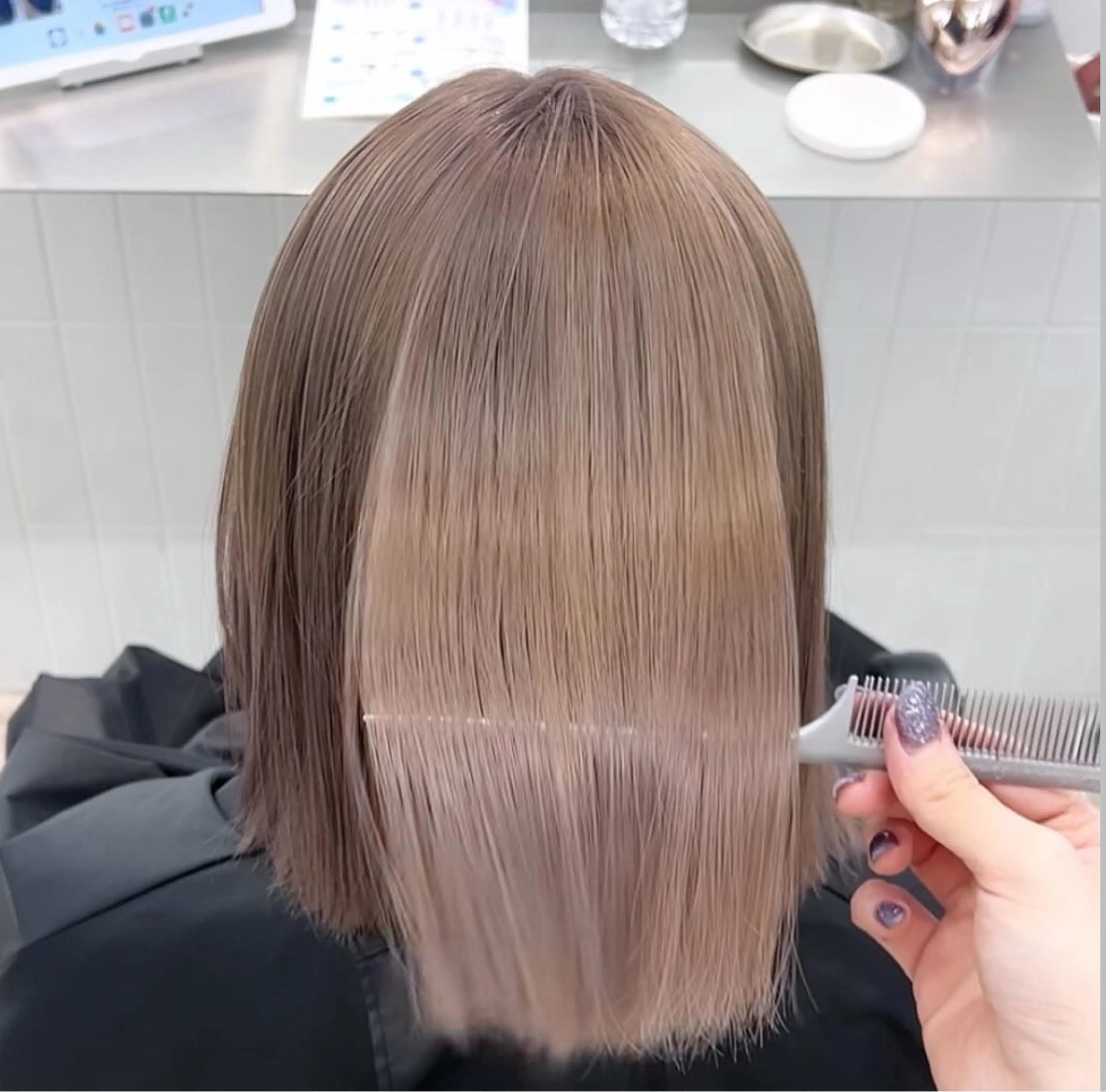 ミディアム カラー ヘアカラー ハイトーン🐆 うる艶カラー🎀のヘアスタイル