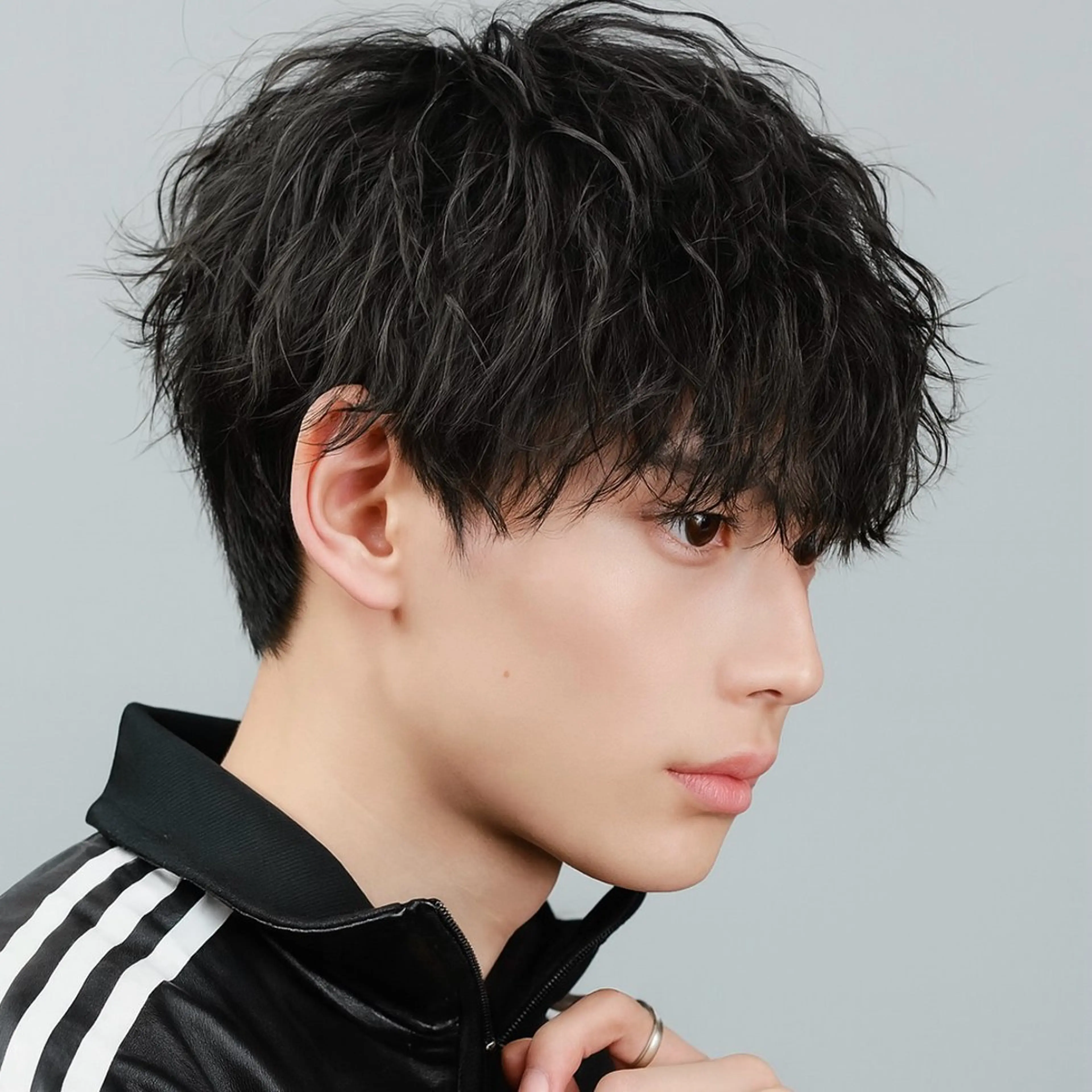ショート カラー パーマ メンズ メンズブリーチ メンズハイライト メンズパーマ スペインカール スパイキーショート カット パーマ Gain池下 KAKKYのヘアスタイル
