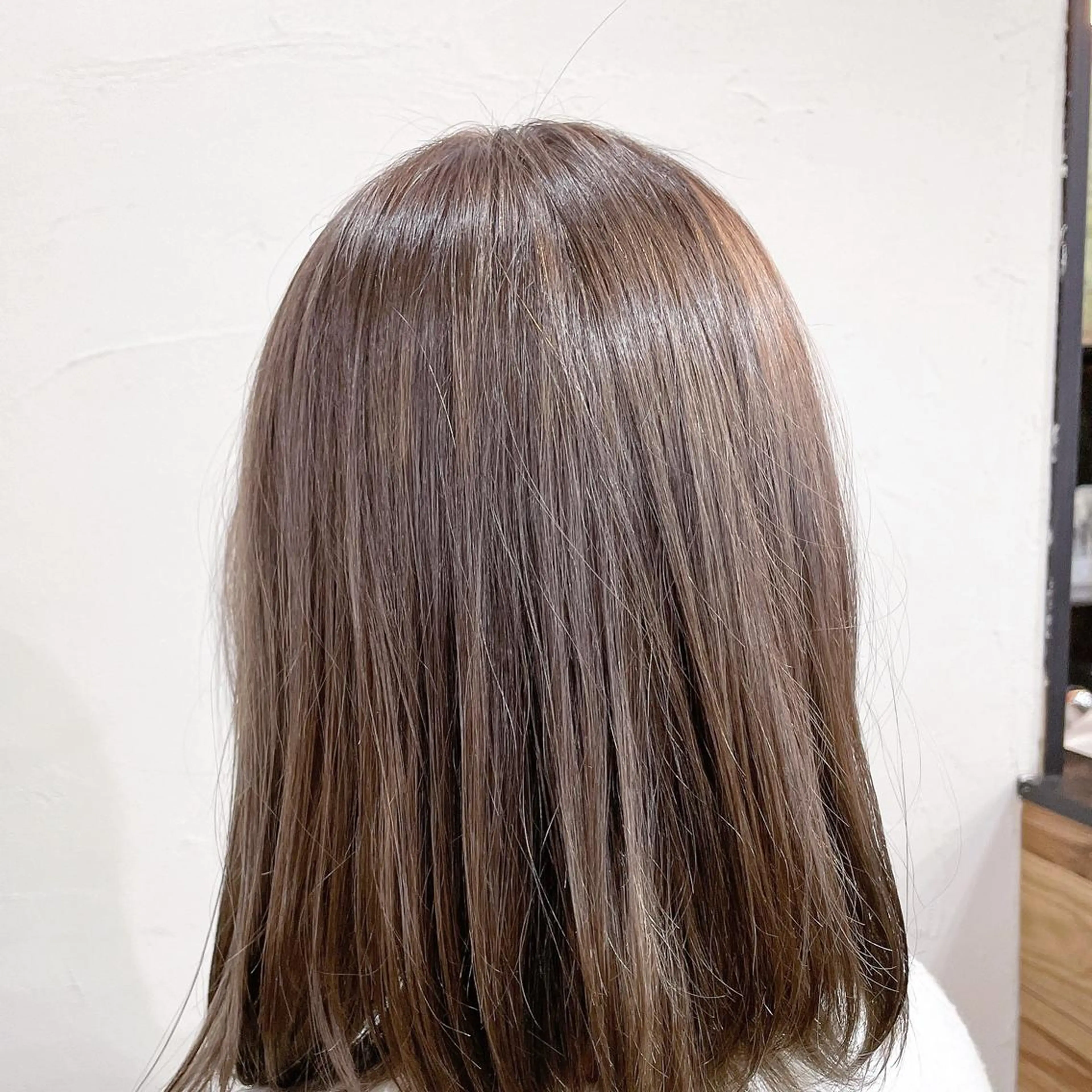 ミディアム ヘアカラー かんばら りょーいのヘアスタイル