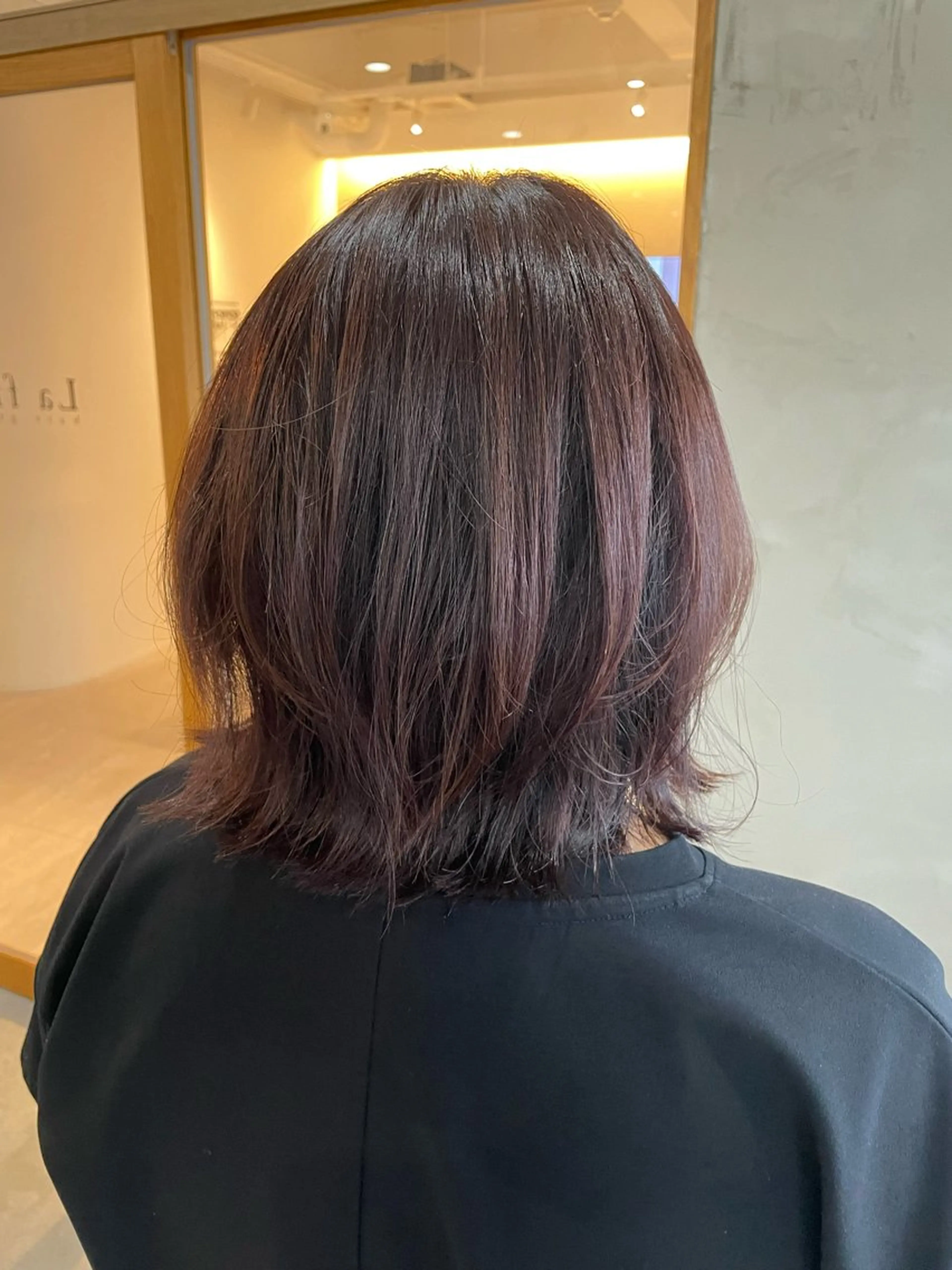 ミディアム カラー レイヤーカット 外ハネヘア ヘアカラー la fith hair too.所属・la fith hinaのヘアスタイル