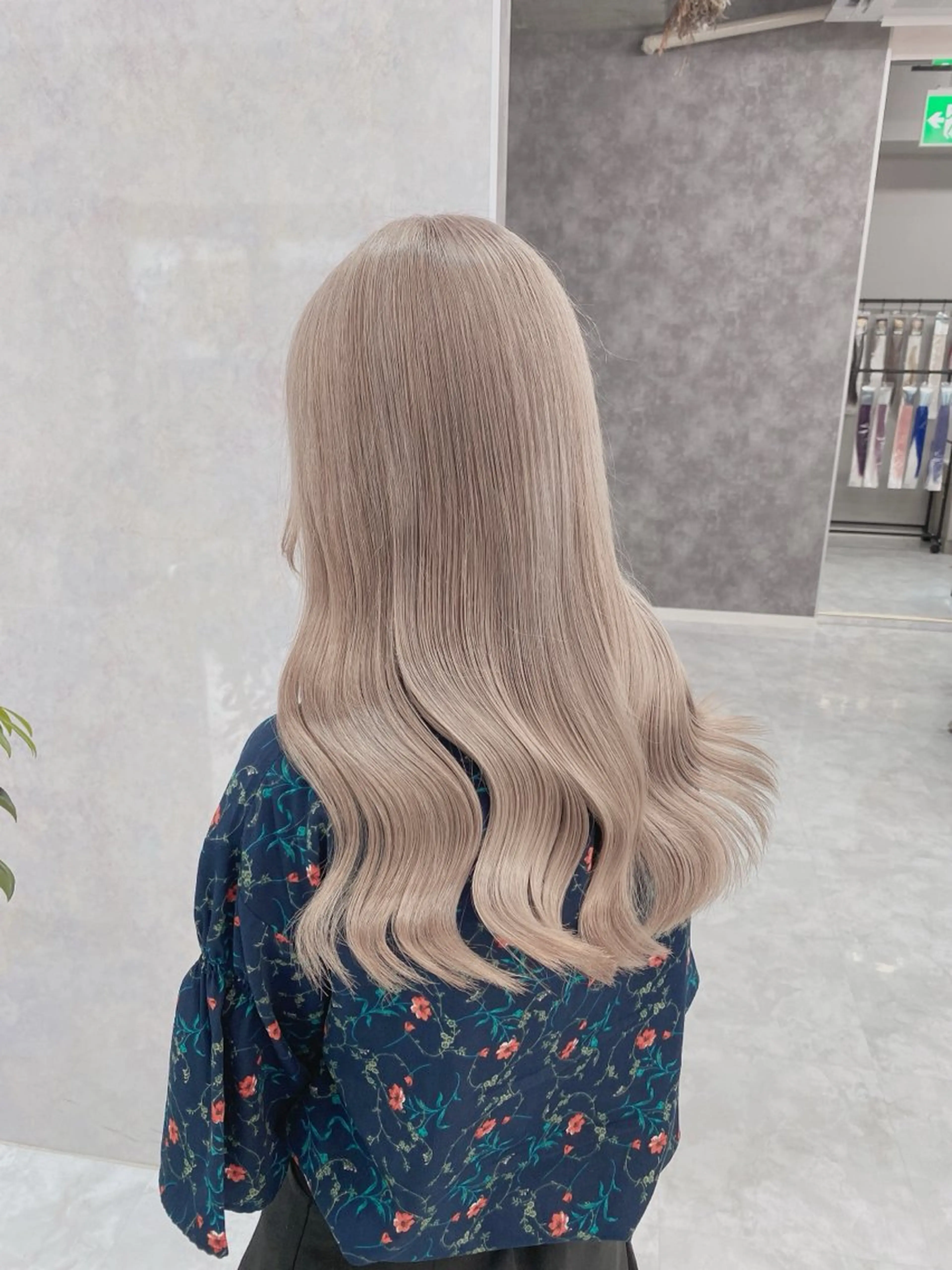 ロング カラー ヘアアレンジ 🎀韓国ヘア🎀 𝐬𝐚𝐫𝐚🎀のヘアスタイル