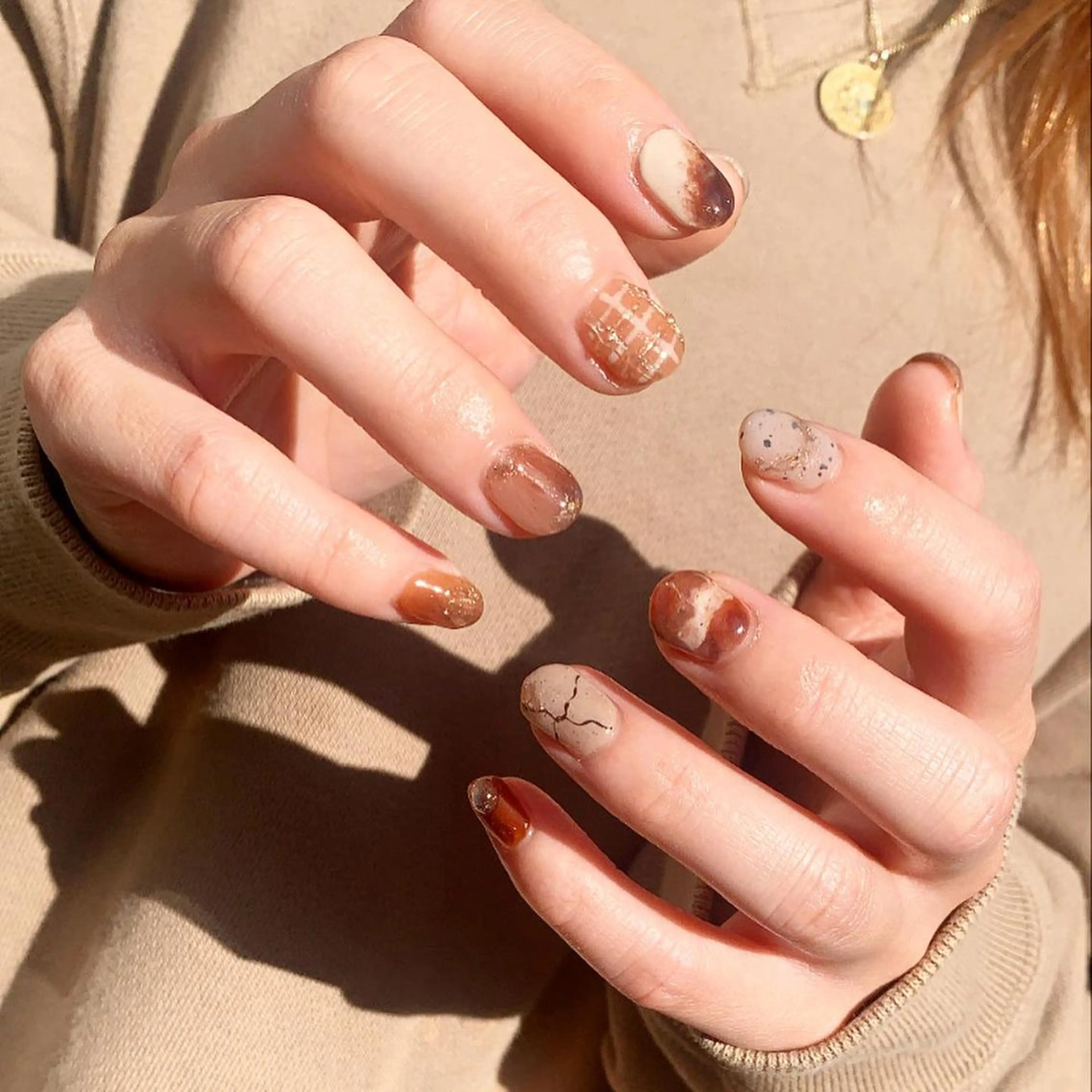 ネイル ブラウン ニュアンスネイル nail＊ runa🌻のネイルデザイン