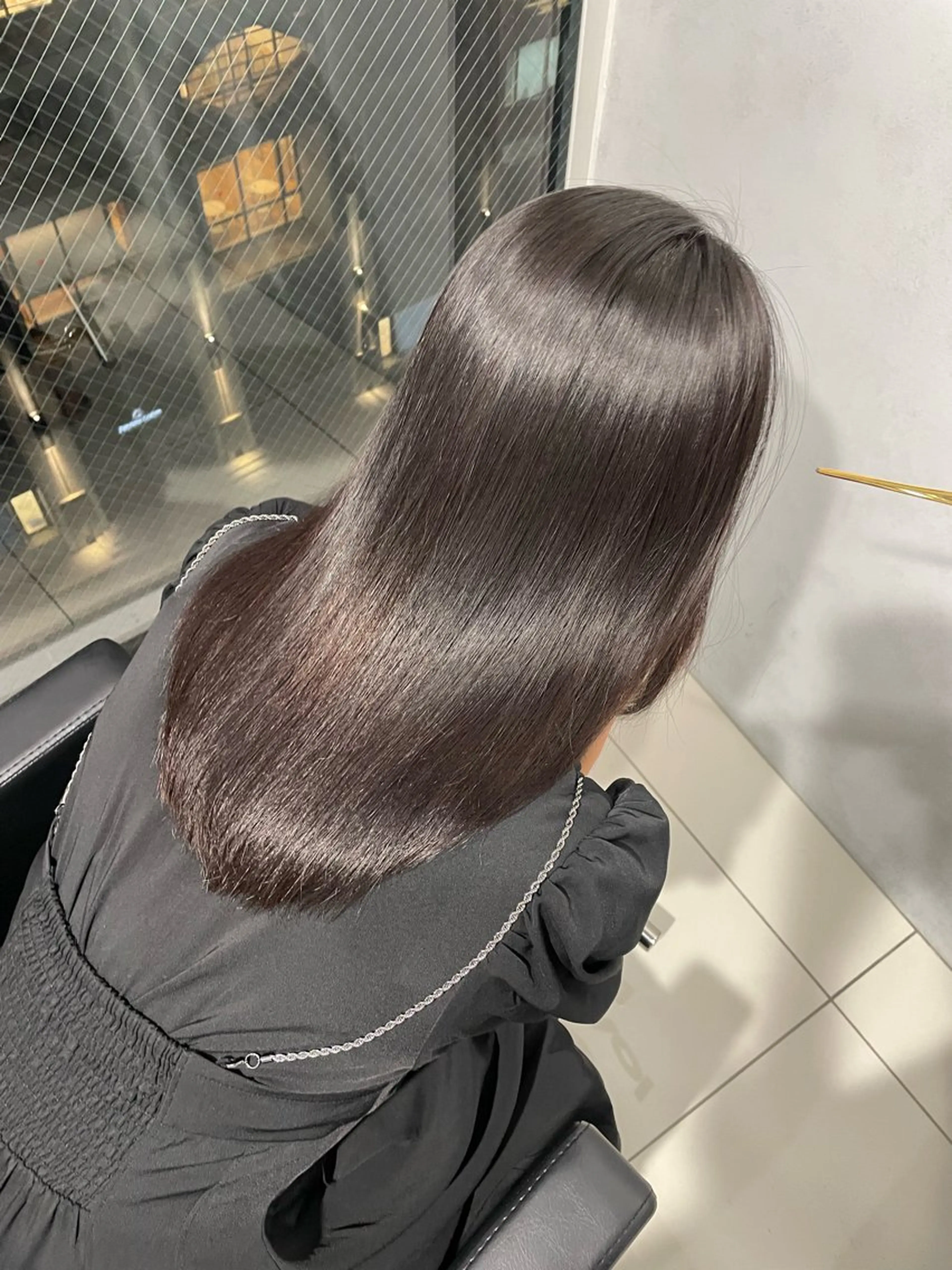 セミロング カット 縮毛矯正 トリートメント ヘッドスパ ✨髪質改善✨美髪 矯正🫧小泉のヘアスタイル