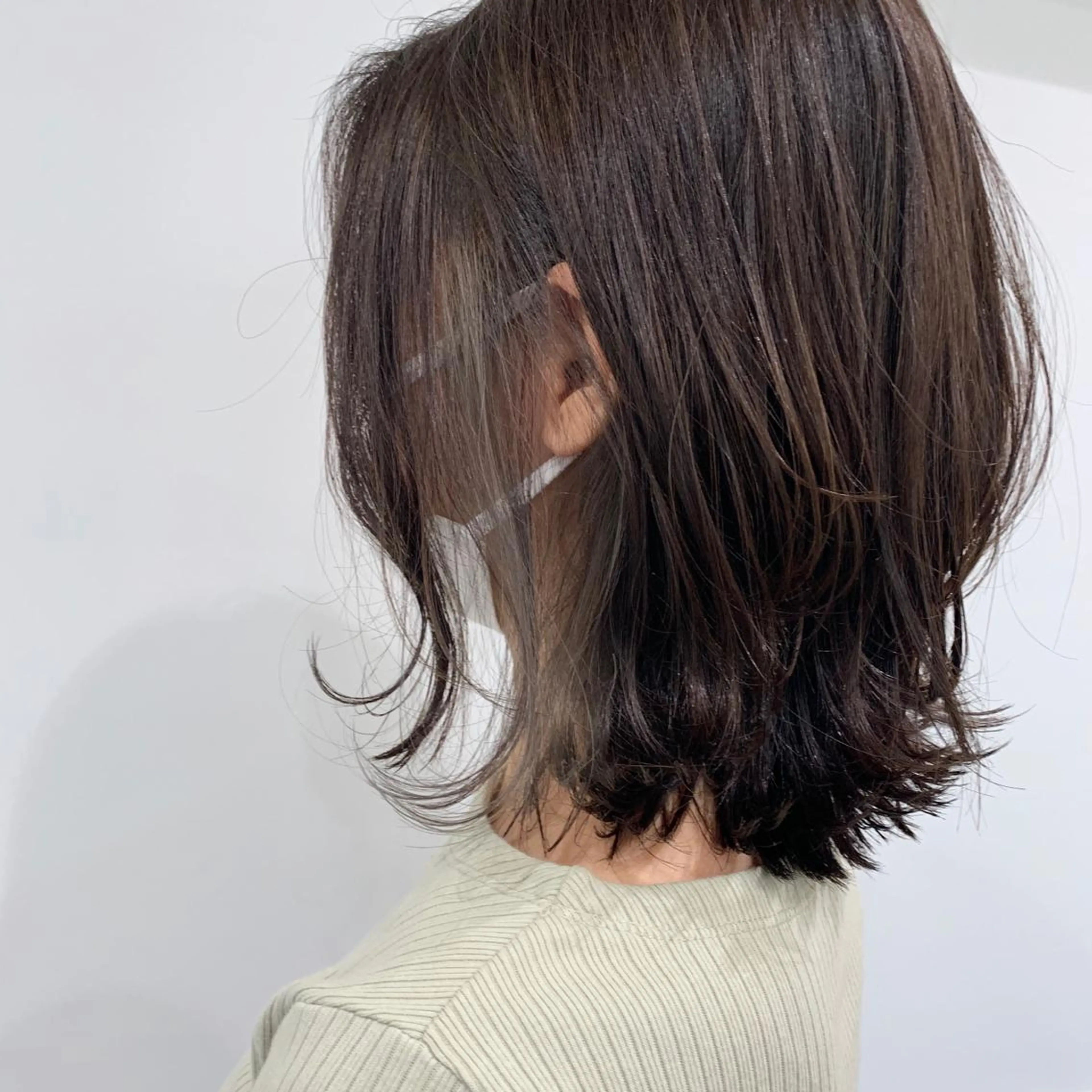 ミディアム カラー インナーカラー カット ヘアカラー 喜友名 泉樹のヘアスタイル