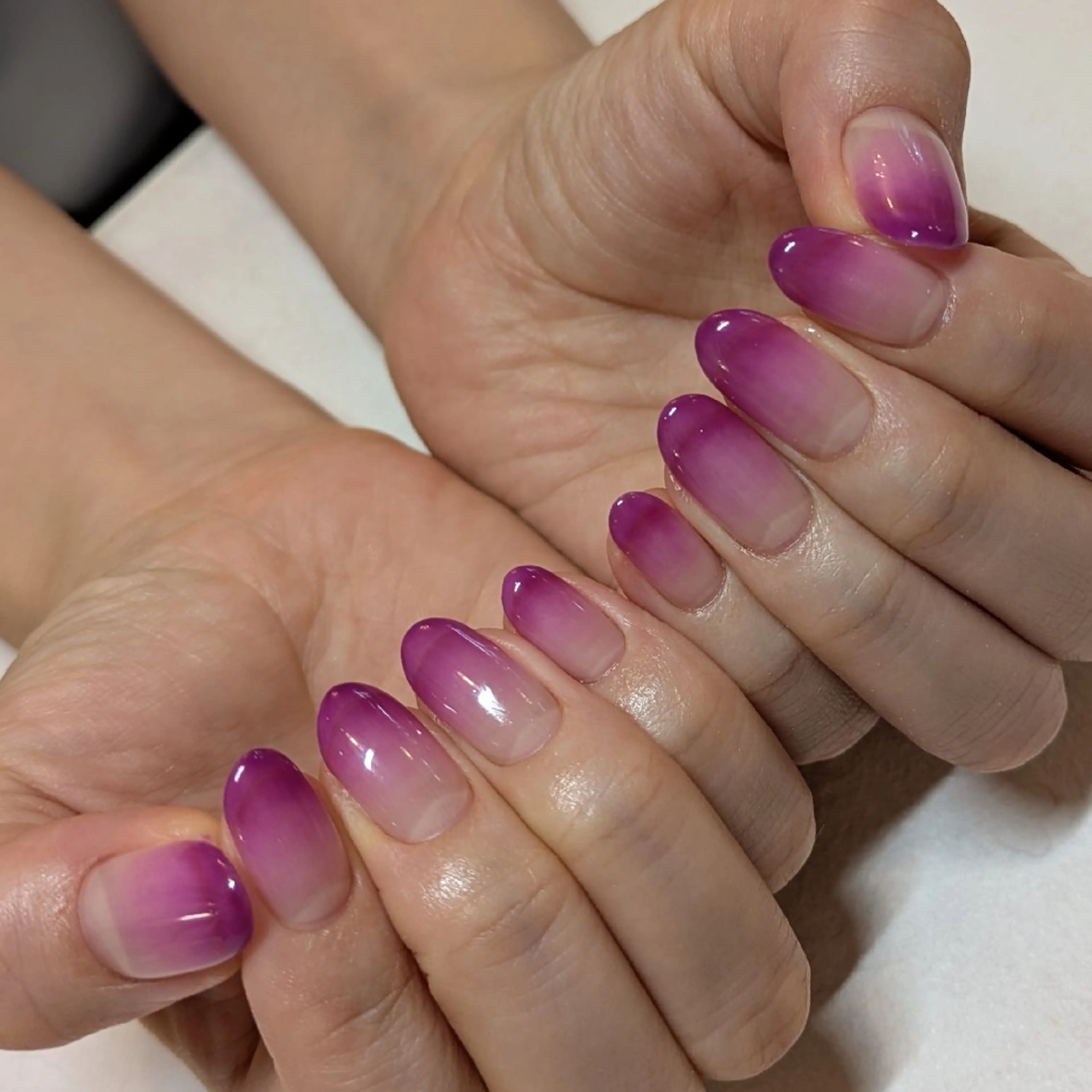 ネイル グラデーション ジェヌインネイル 河内のネイルデザイン