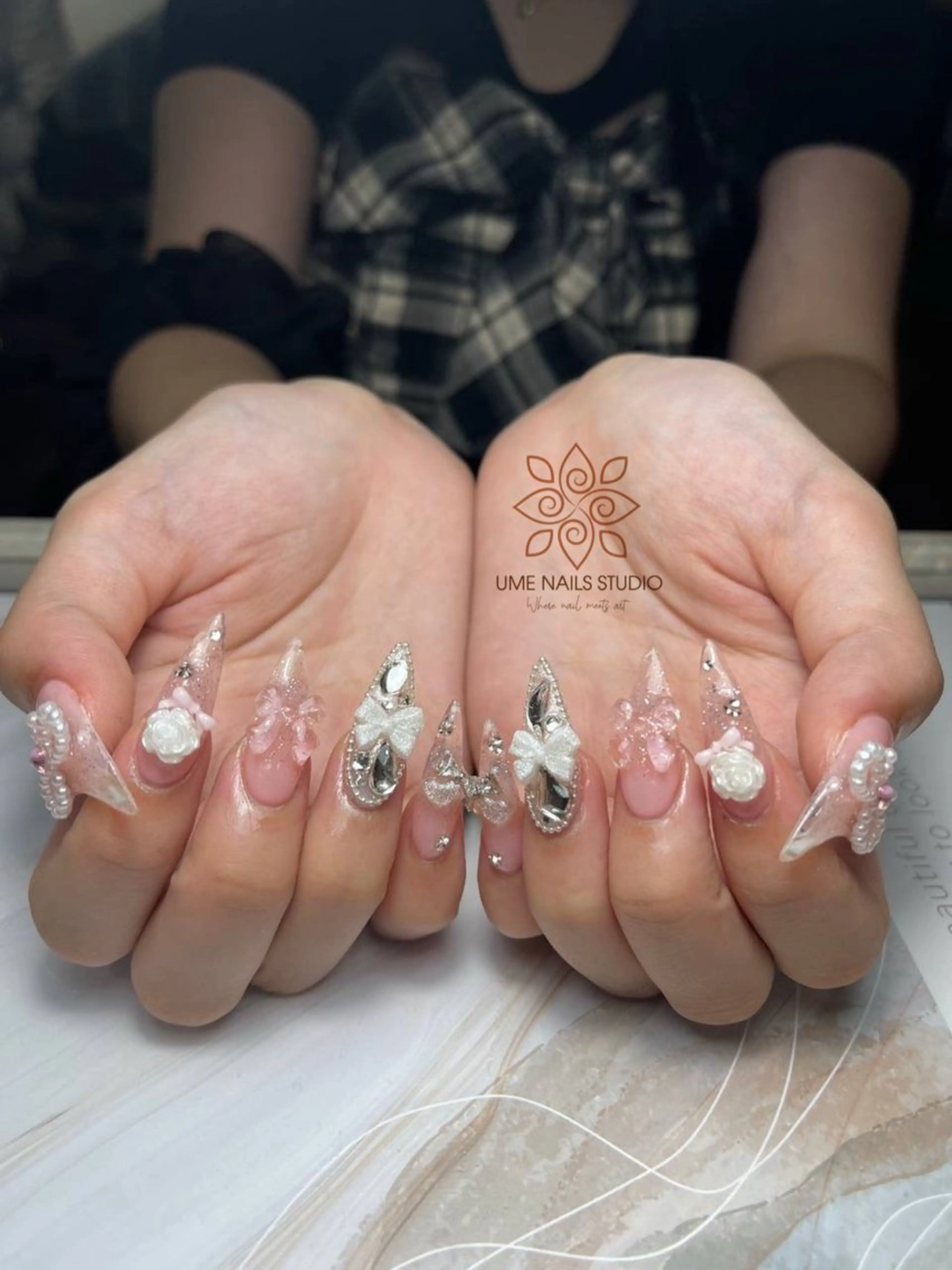 ネイル チークネイル クリアネイル ガーリー キラキラネイル 韓国ネイル ハンドネイル Ume Nail Studioのネイルデザイン