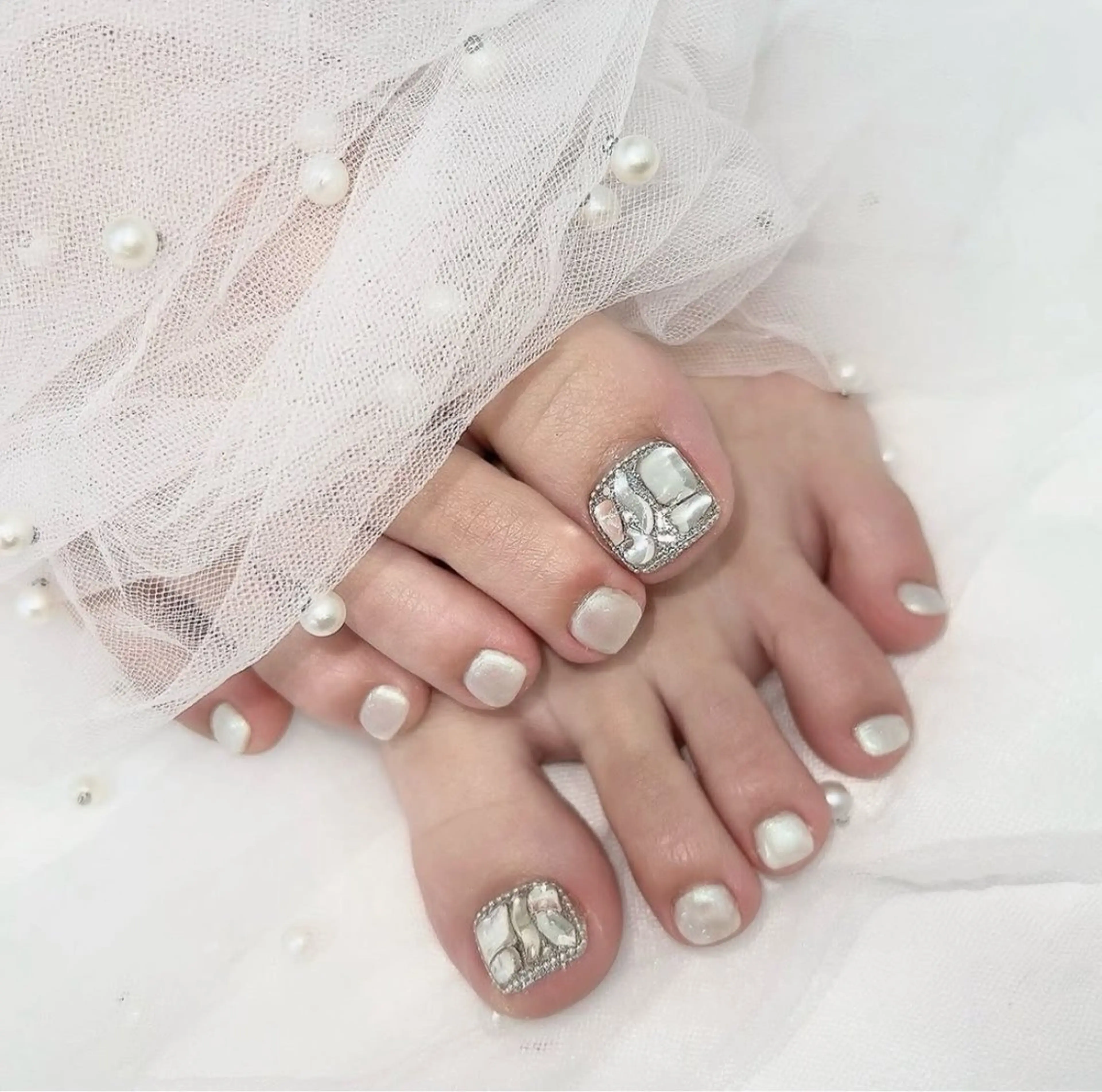 ネイル アートネイル ジェルネイル グラデーション キラキラネイル ラメ(グリッター) フットネイル Viola Nailsalon所属・Viola. 優花のネイルデザイン