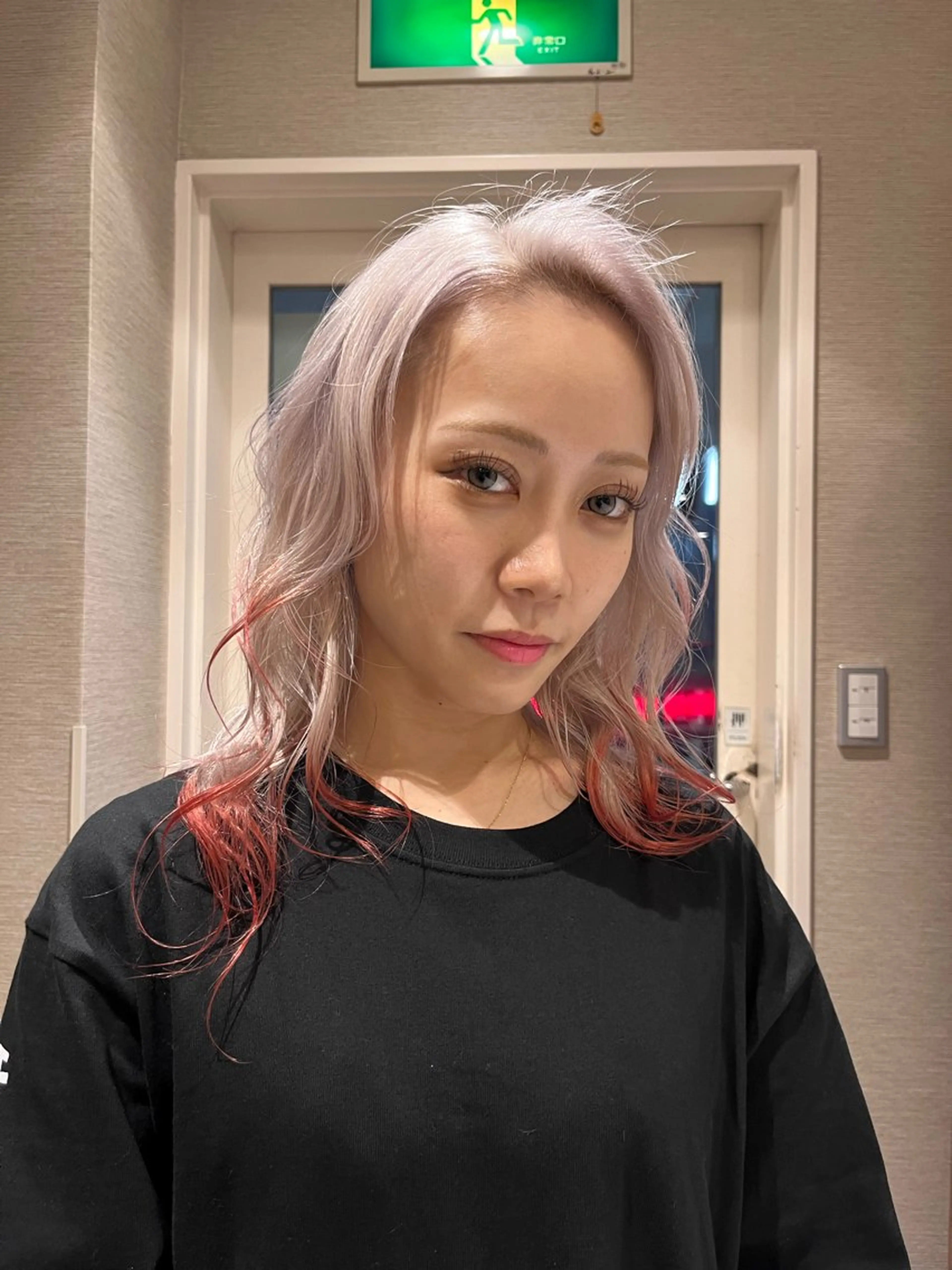 セミロング カラー ブリーチ レッドカラー dogstar小林諒 レイヤー/ブリーチのヘアスタイル