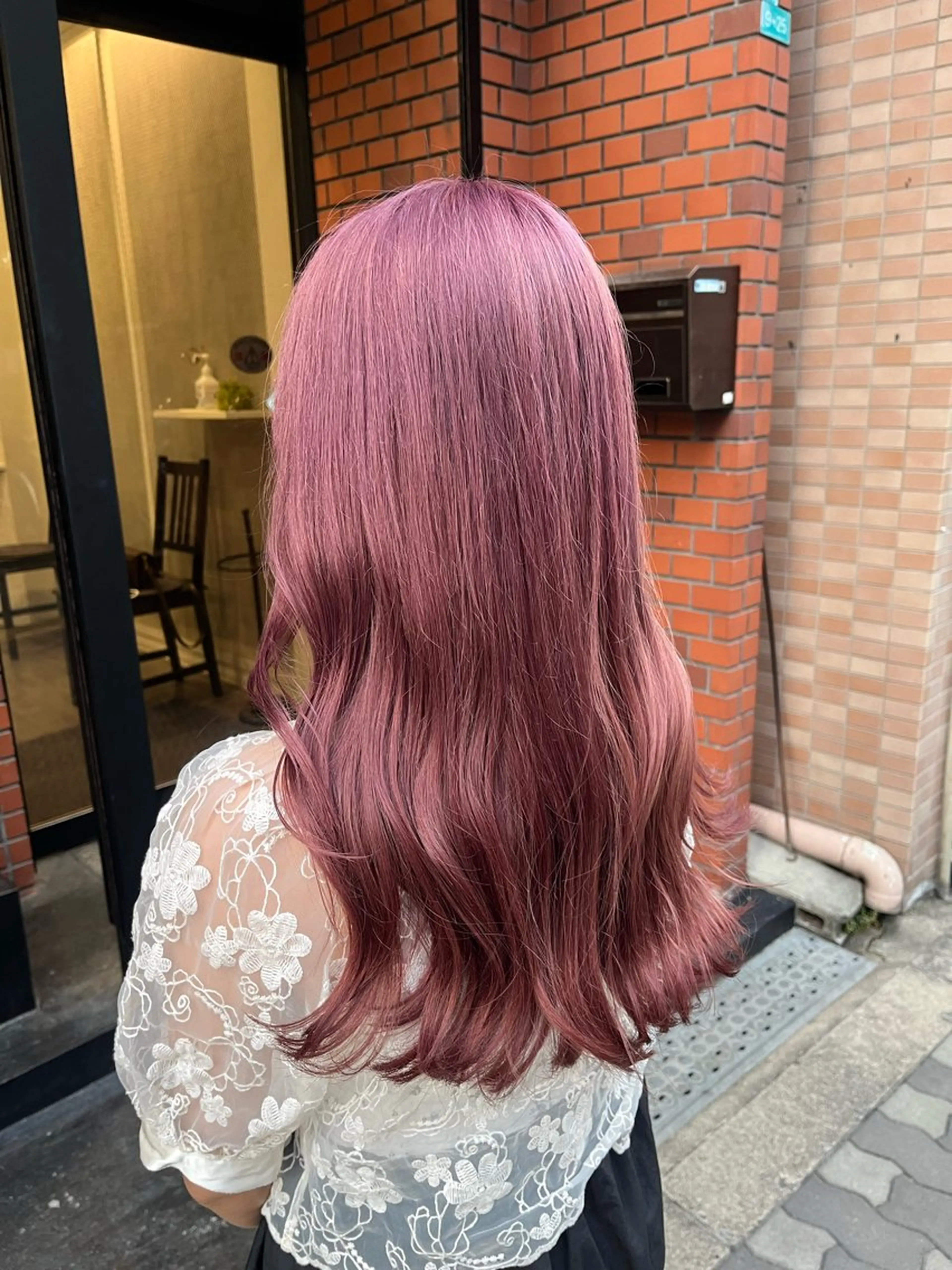 ロング ピンクラベンダー ヘアカラー トリートメント ヘッドスパ 大野 美紅のヘアスタイル