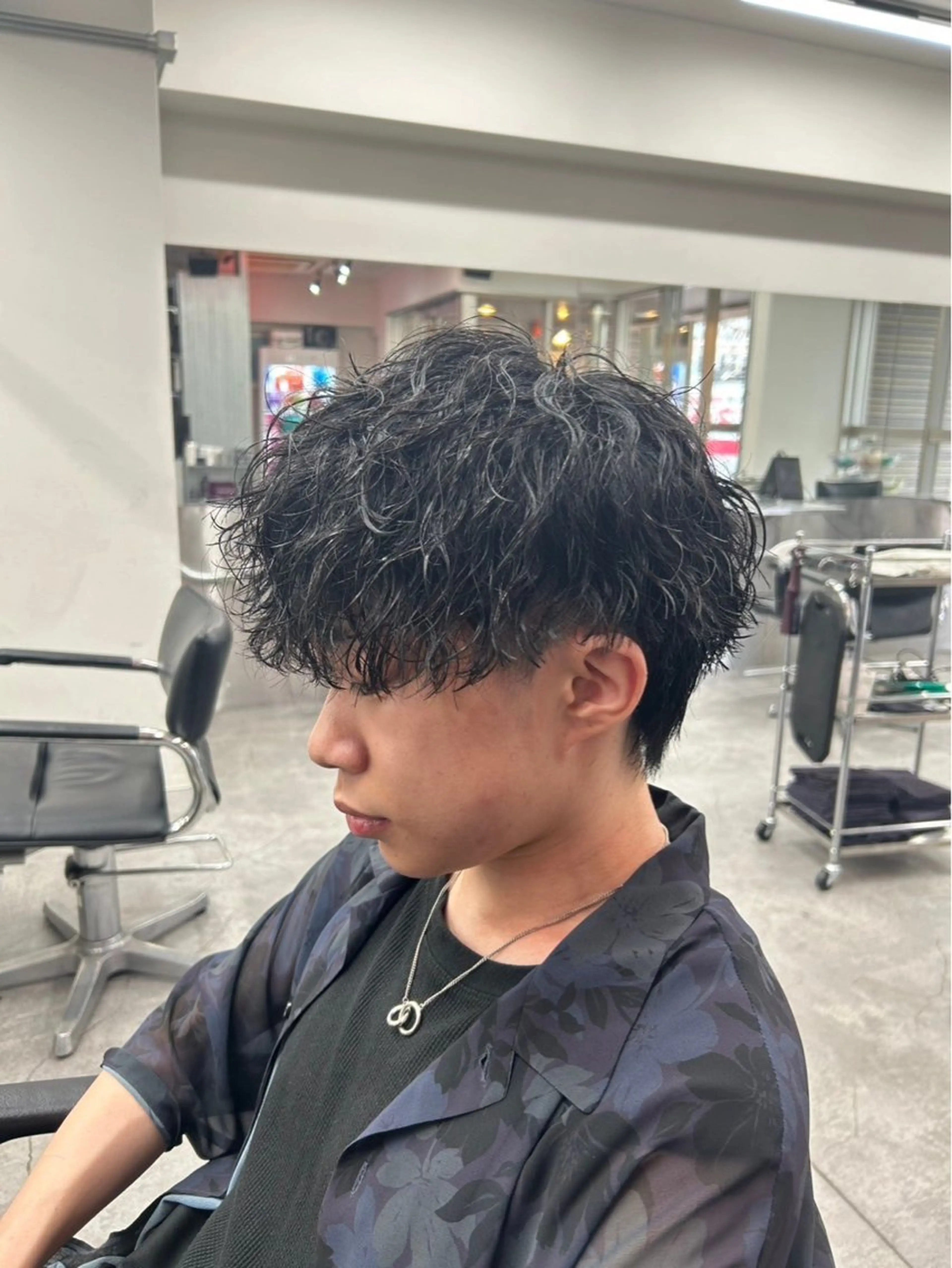 ショート パーマ メンズ カット パーマ ヘアセット 町田/波巻き/ シャドウ/メンズのヘアスタイル