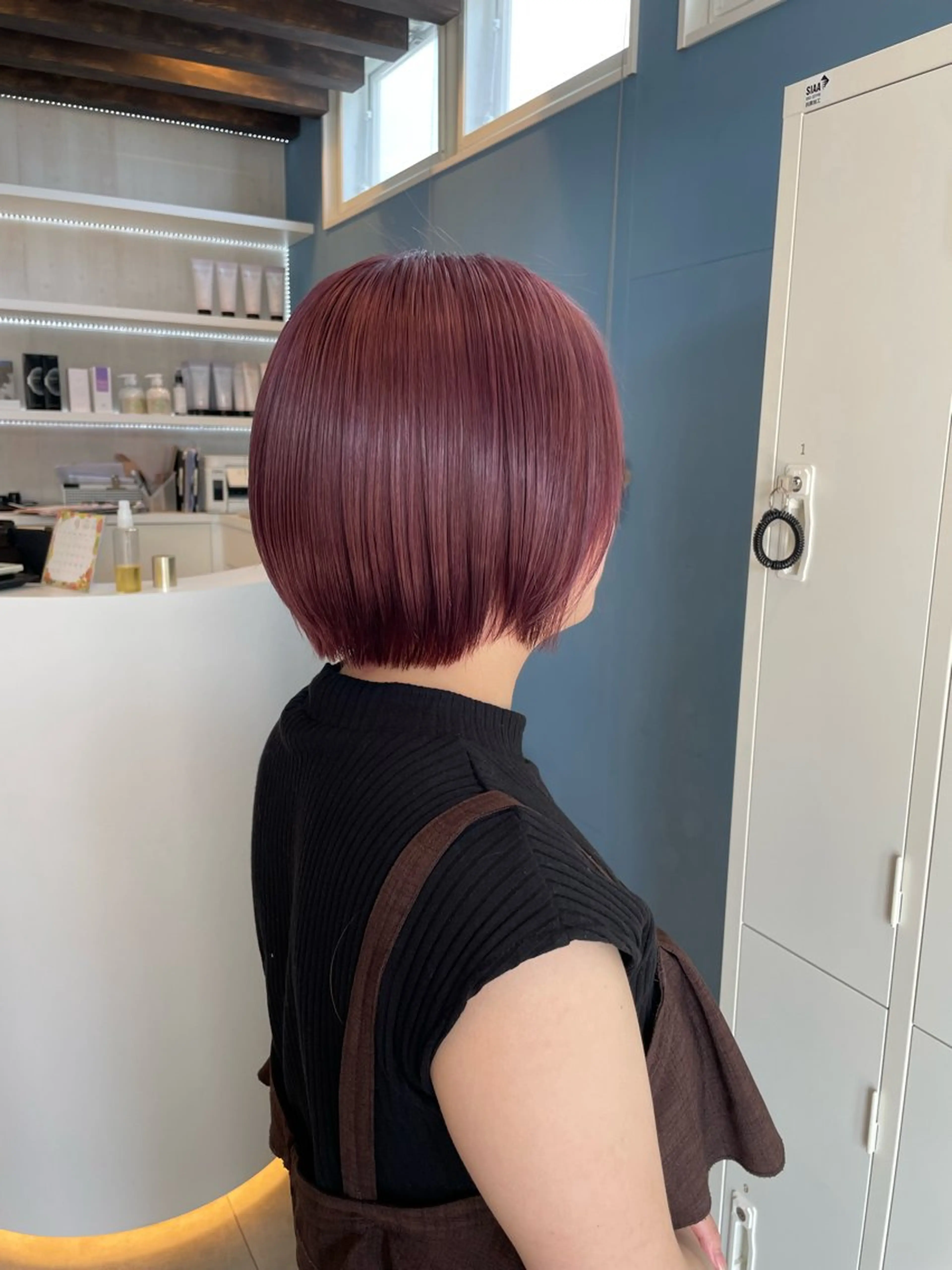 ショート パープルカラー Plus lib 伊東 美咲のヘアスタイル