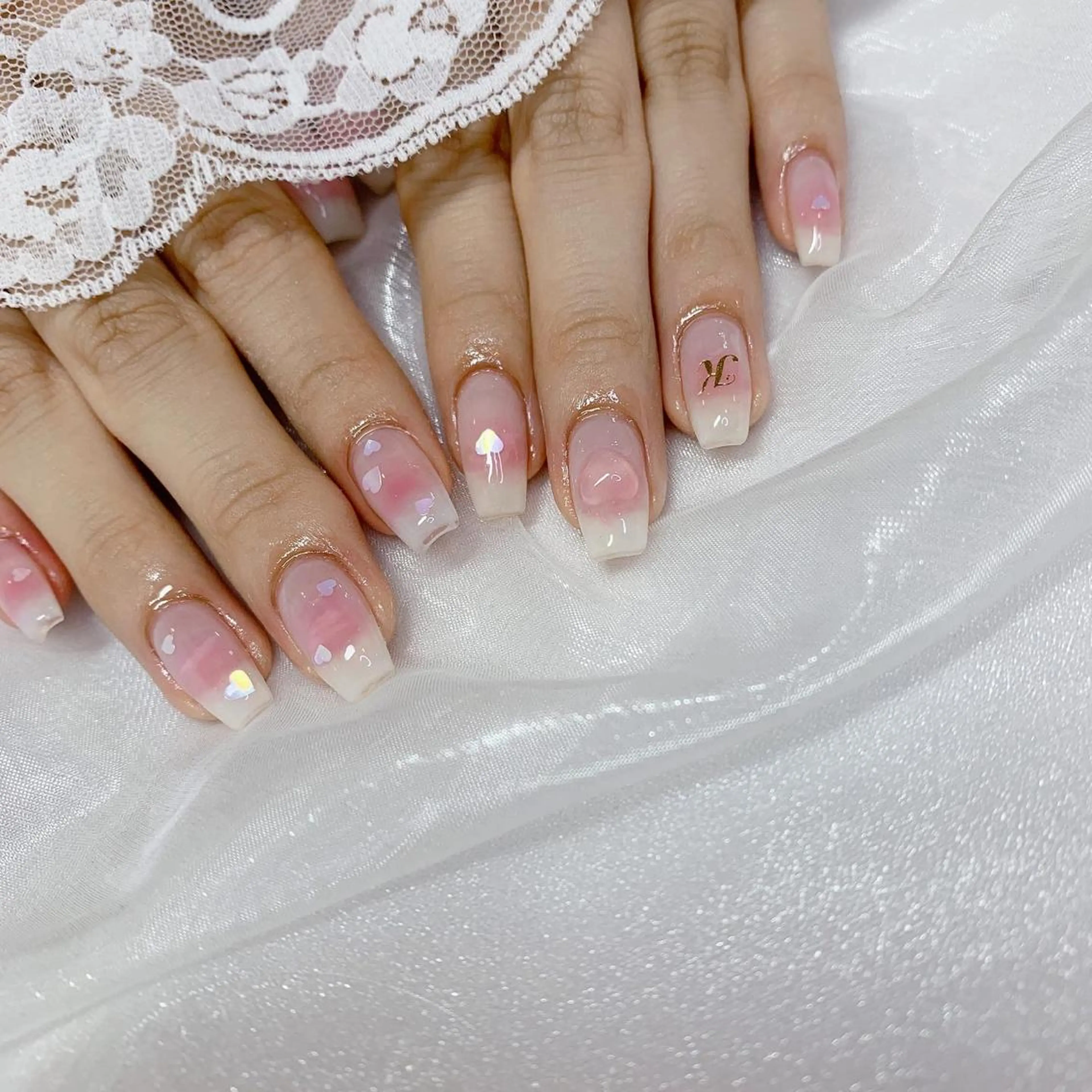 ネイル ハート UVネイル ハンドネイル La neige* yuki 🥯🍑のネイルデザイン
