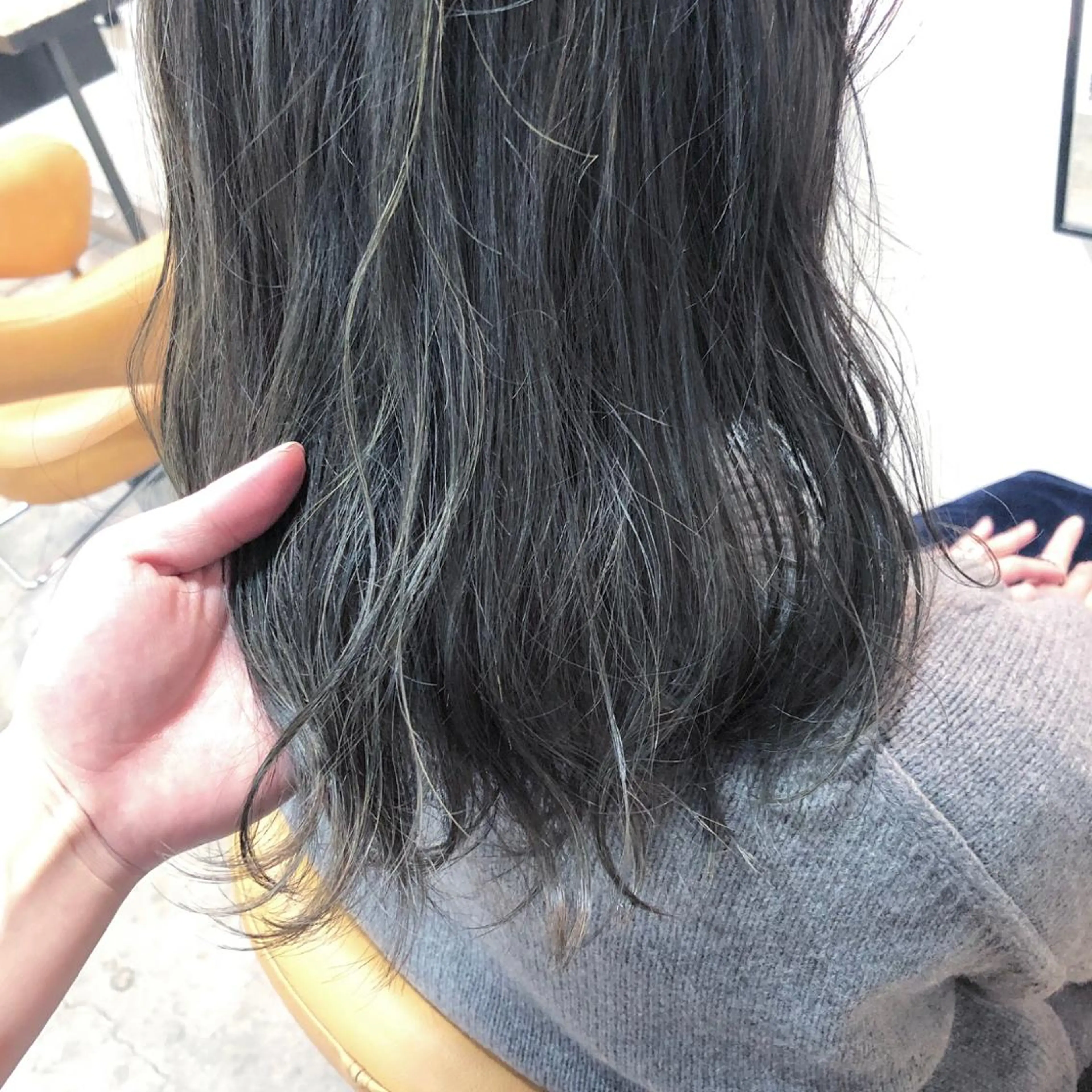 ミディアム カラー ヘアカラー 小森 樹奈のヘアスタイル