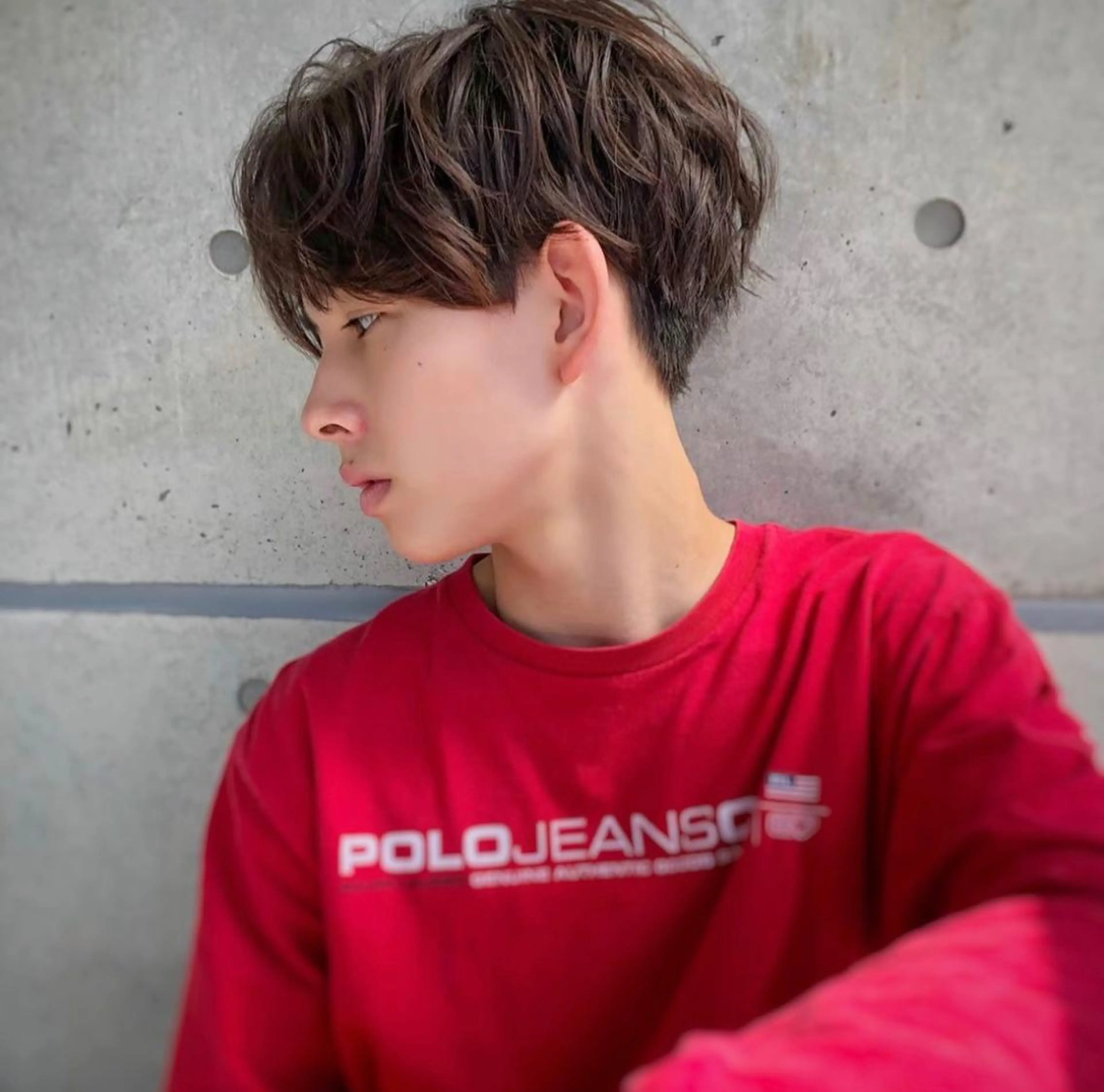 ショート パーマ メンズ アップバング メンズブリーチ ビジネス センターパート メンズハイトーン 赤み消し🌿 透明感カラー🫧のヘアスタイル