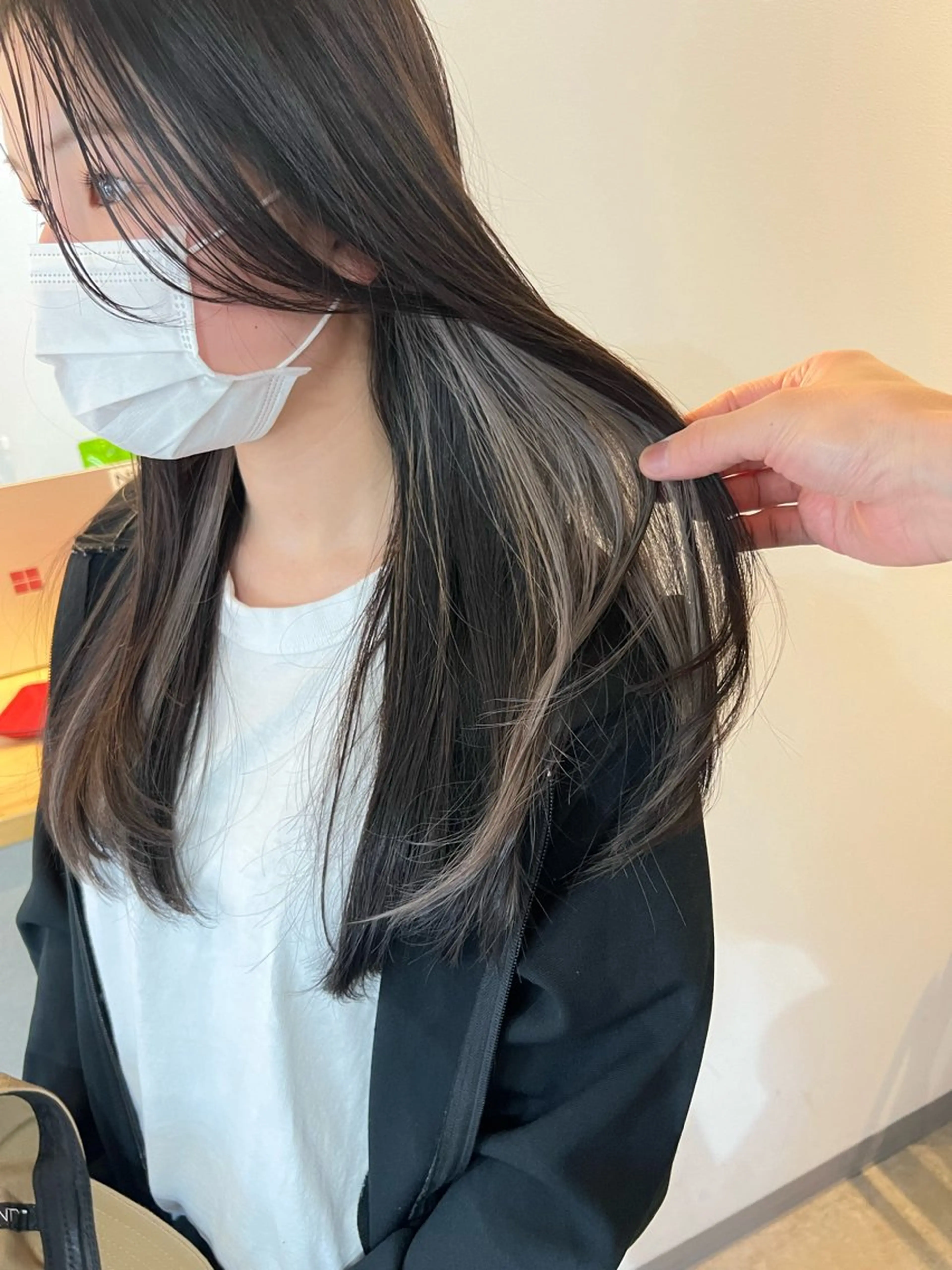 ロング ボブ 髪質改善 韓国風ヘア レイヤーカット 縮毛矯正 suii..hair designブリーチのヘアスタイル