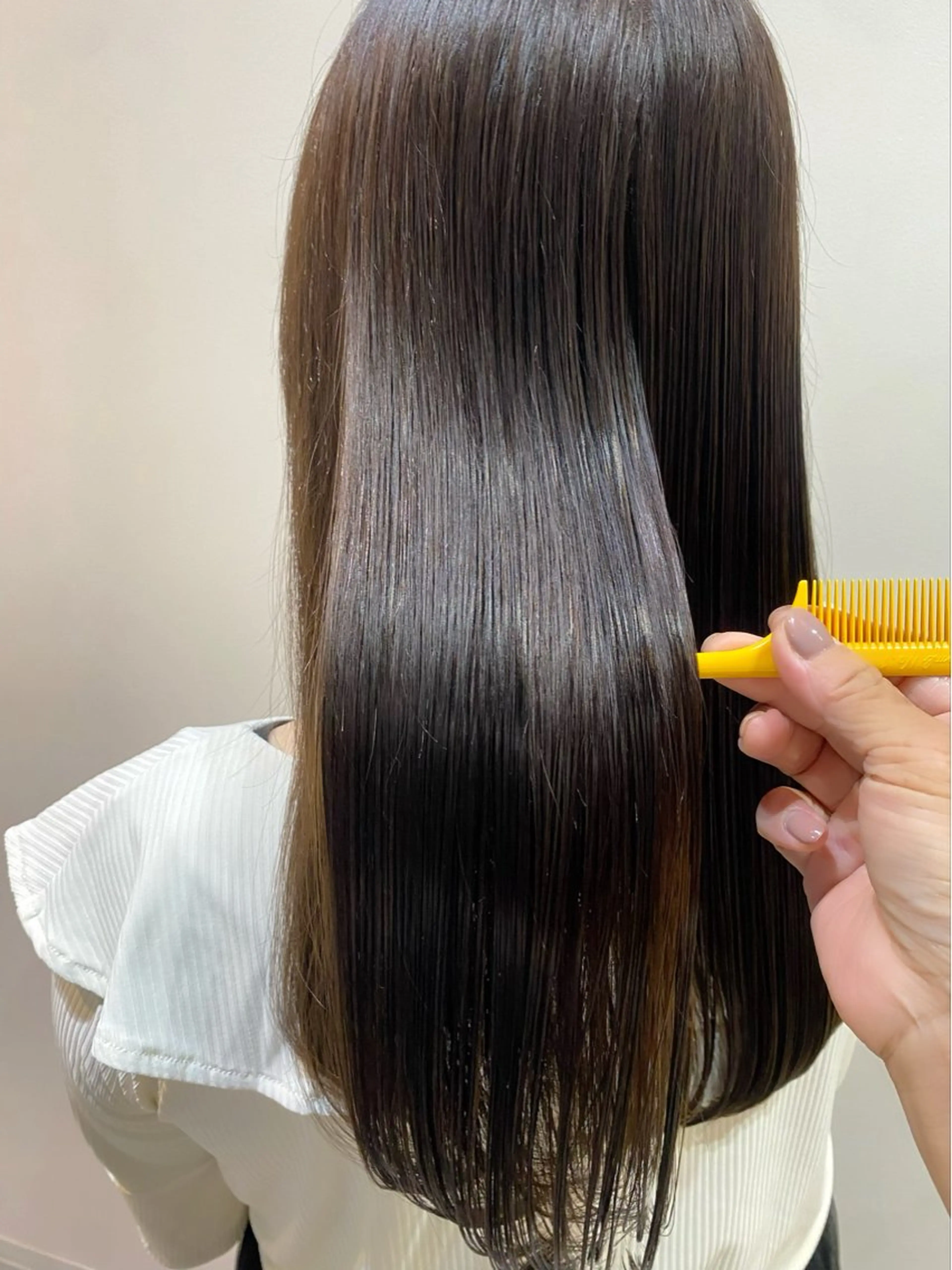 ロング カラー パーマ ベージュカラー ブリーチ ブラウンカラー モカブラウン くせ毛 カット 縮毛矯正 トリートメント ♡オシャ髪♡AI ✂️newi町田のヘアスタイル