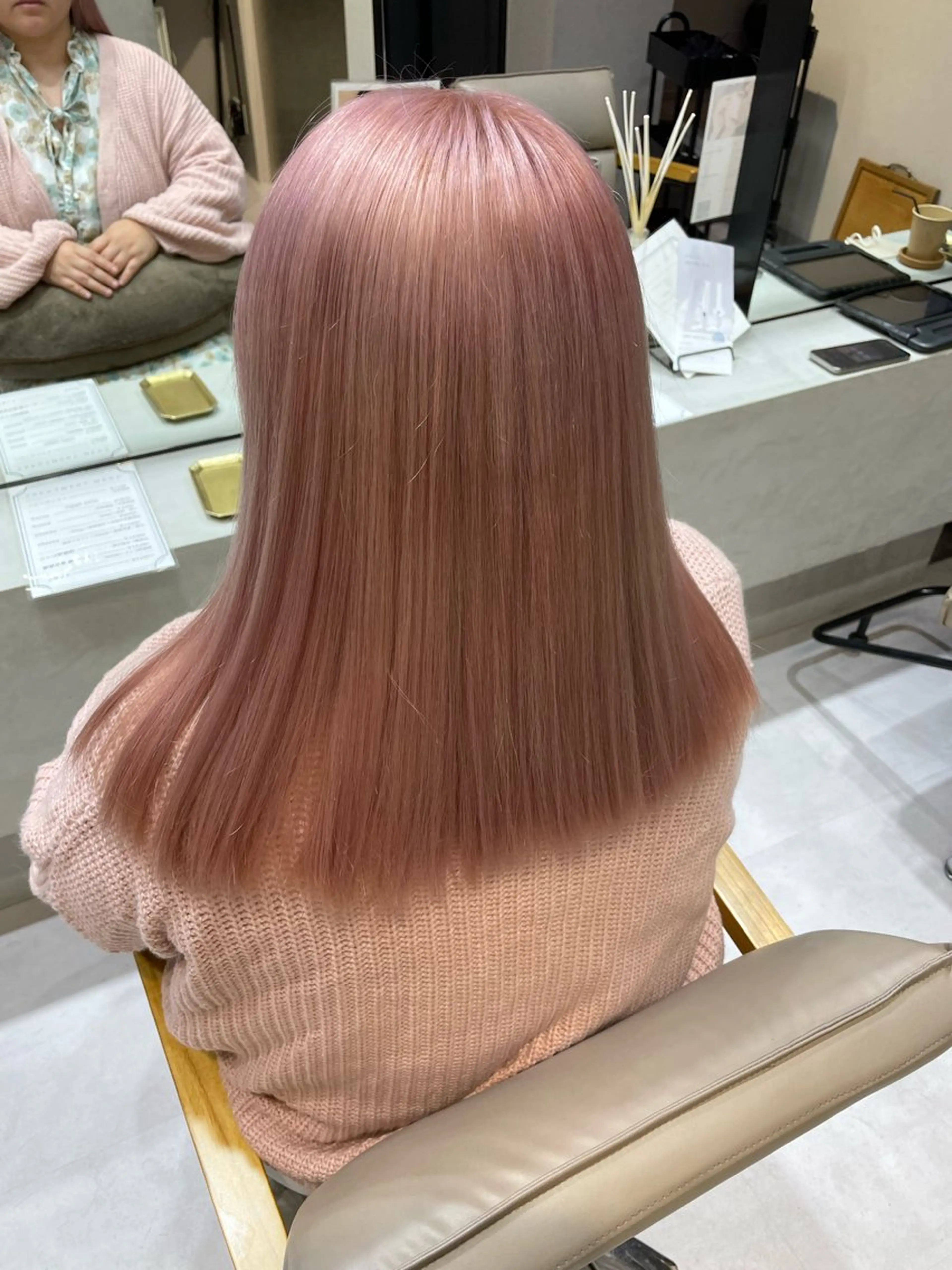 セミロング カラー カット ヘアカラー トリートメント HACCH （ハッチ）所属・丁寧なブリーチ& ・レイヤーショートのヘアスタイル