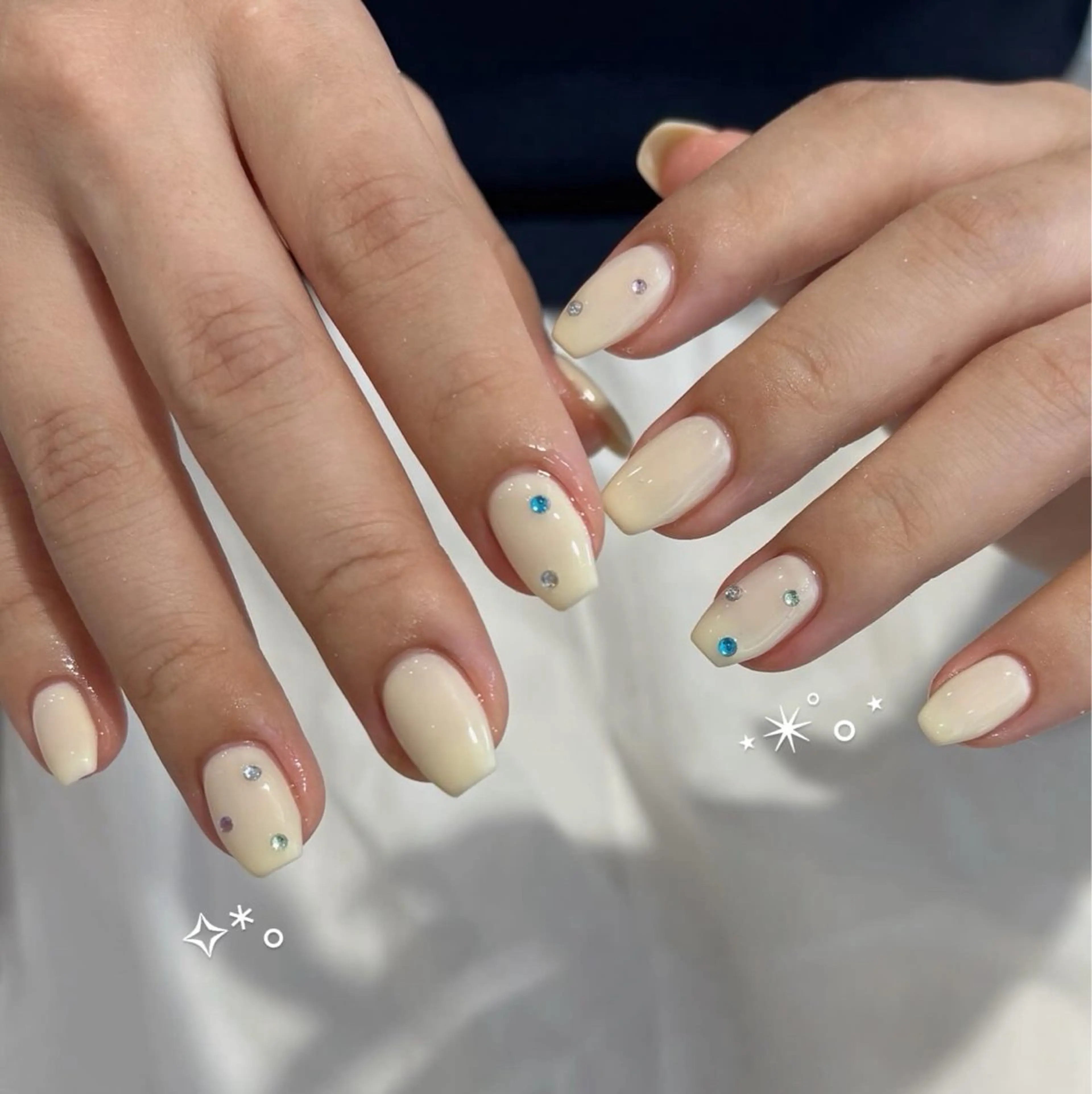 ネイル ストーンネイル ハンドネイル beau'r noaのネイルデザイン