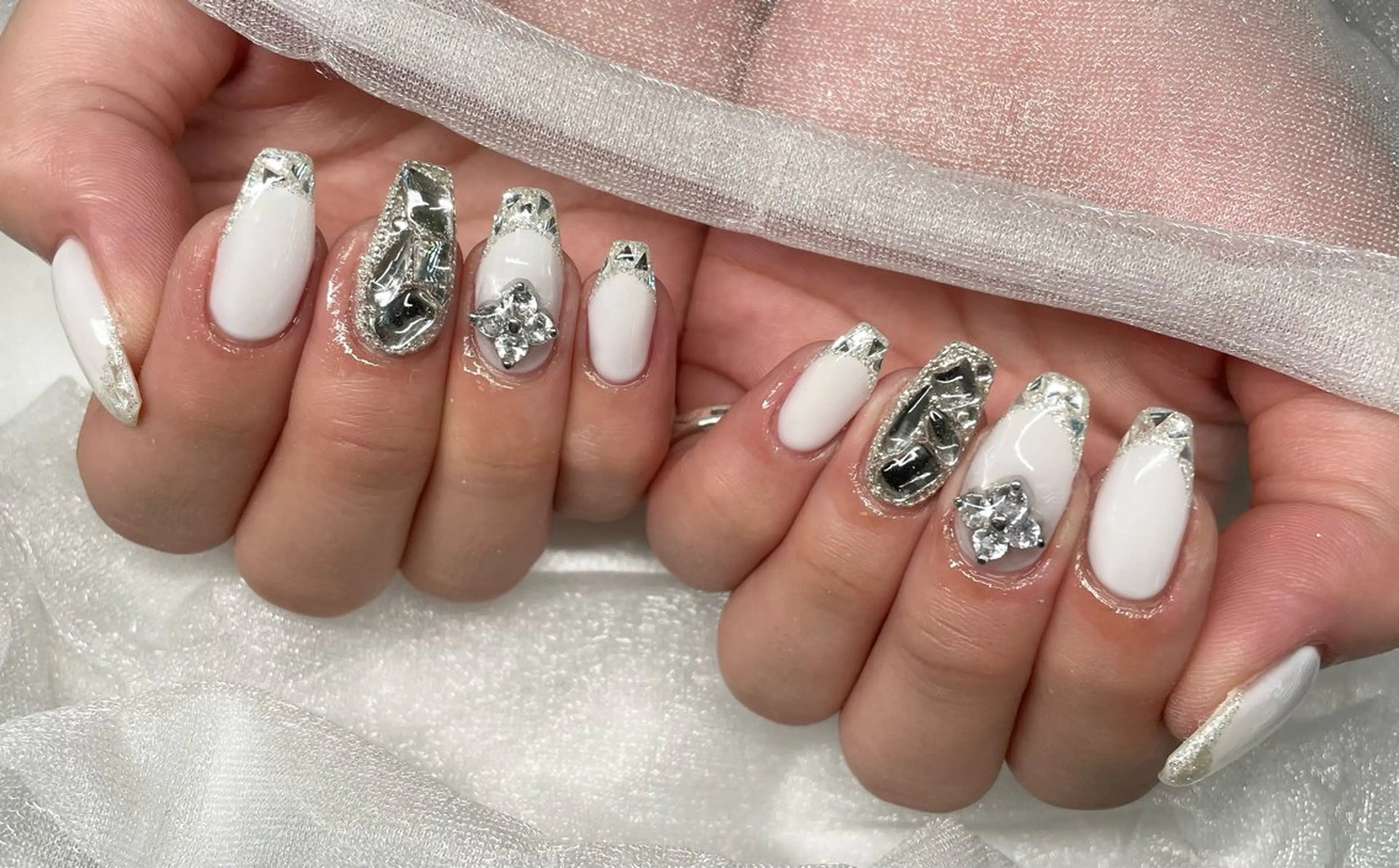 ネイル ハンドネイル Roi〈ロワ〉 Minakoのネイルデザイン