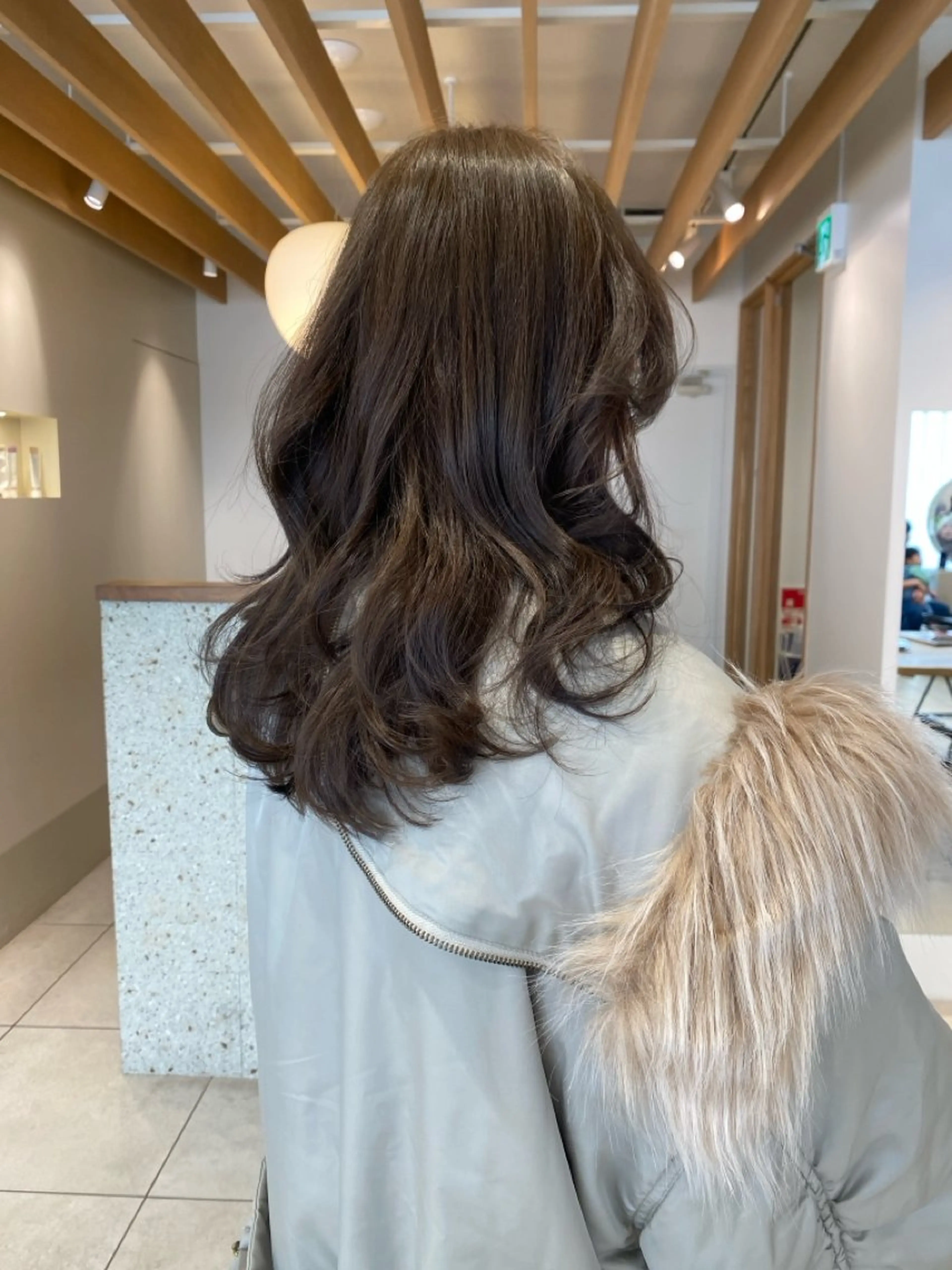 ミディアム カラー ブリーチ ブリーチなしカラー ヘアカラー トリートメント キタ リオナのヘアスタイル