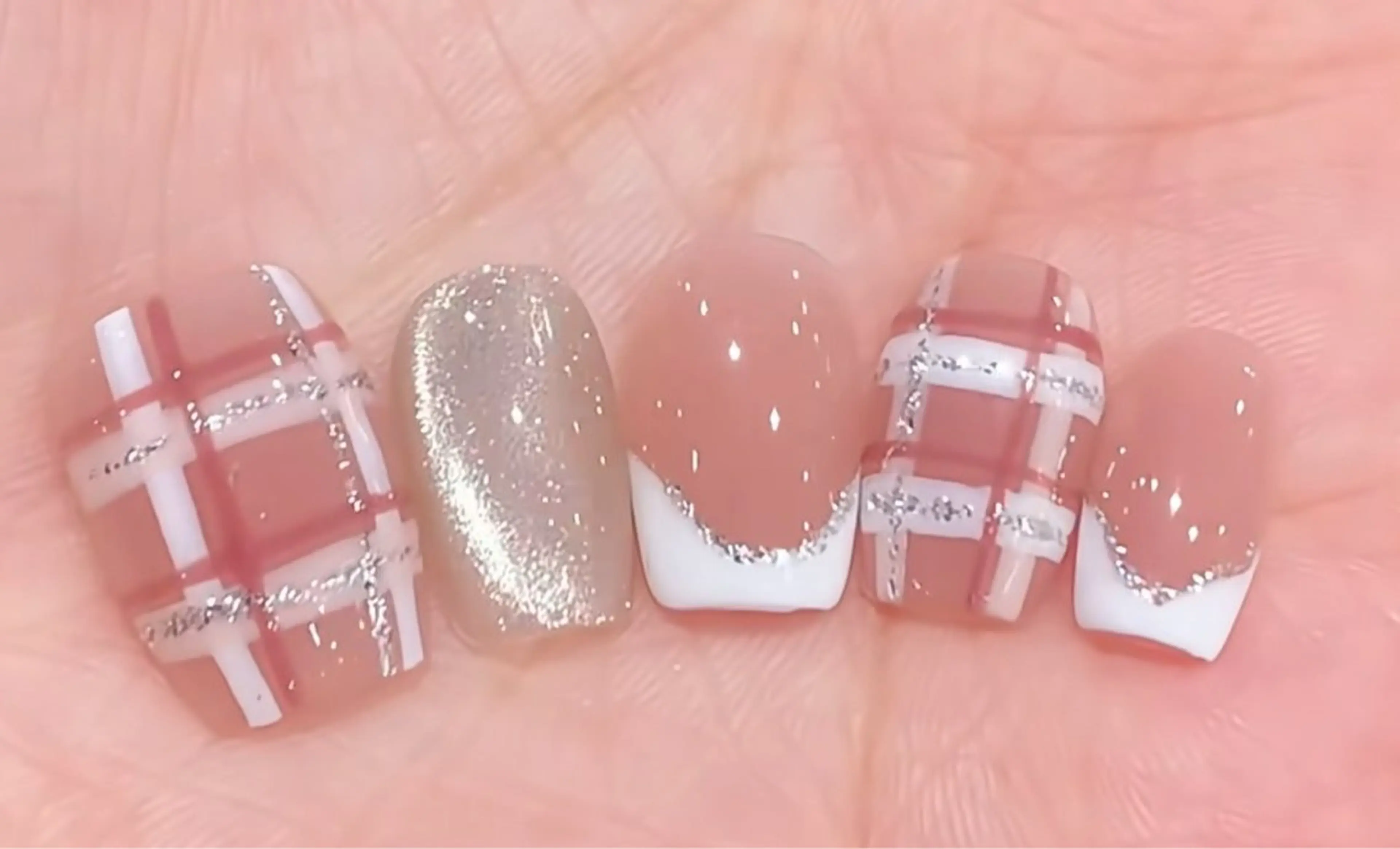 ネイル 赤色 💅パッマ ネイル AOIのマツエク・マツパデザイン