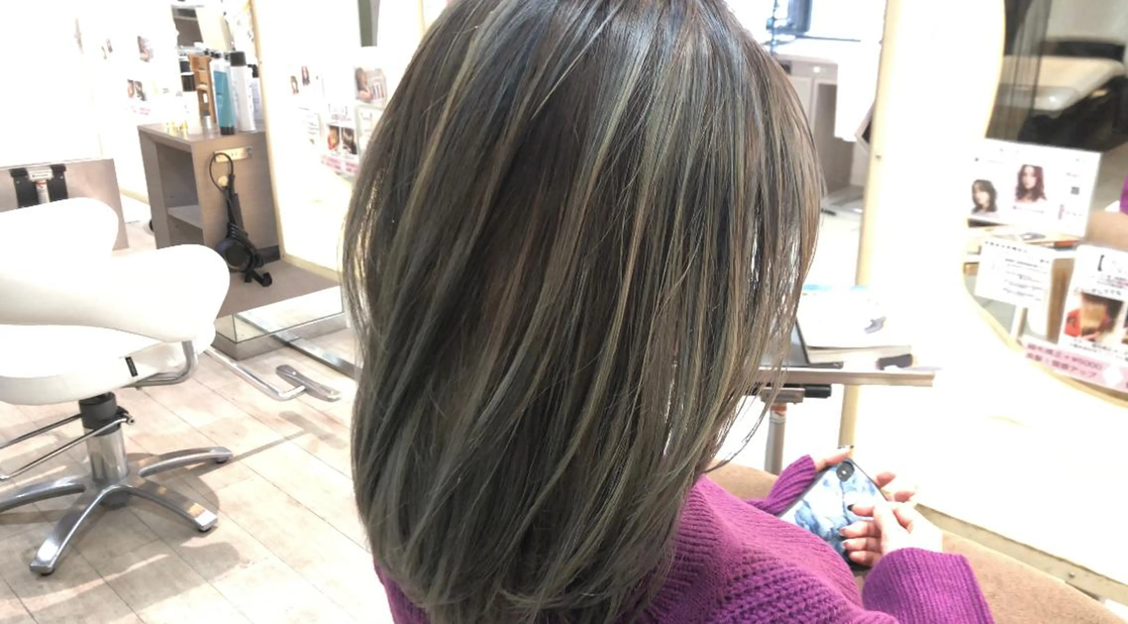 セミロング レイヤーカット ヘアカラー 門田 恭弥のヘアスタイル