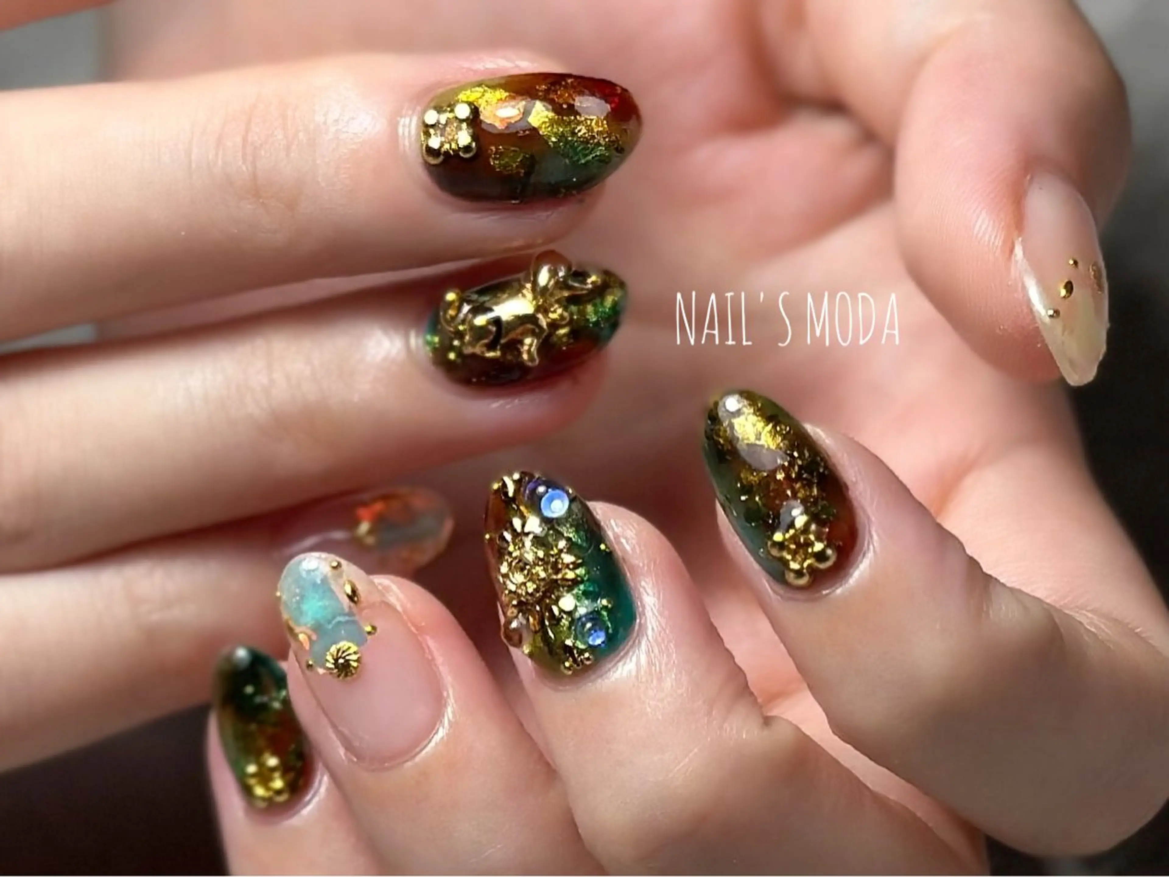 ネイル ニュアンスネイル NAIL'S MODAのネイルデザイン