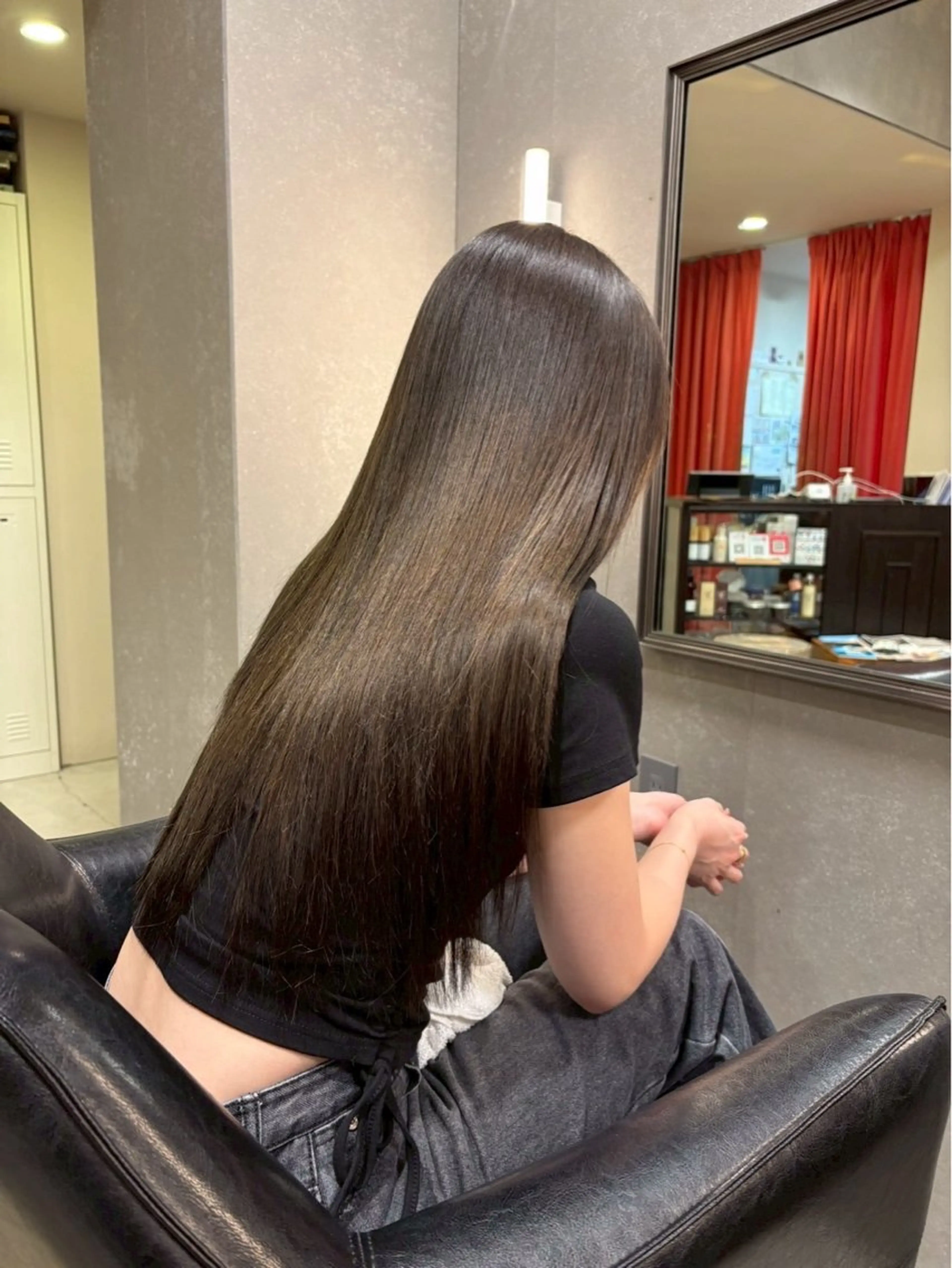ロング カラー 透明感カラー グレージュ ducca所属・ナガト カオリのヘアスタイル