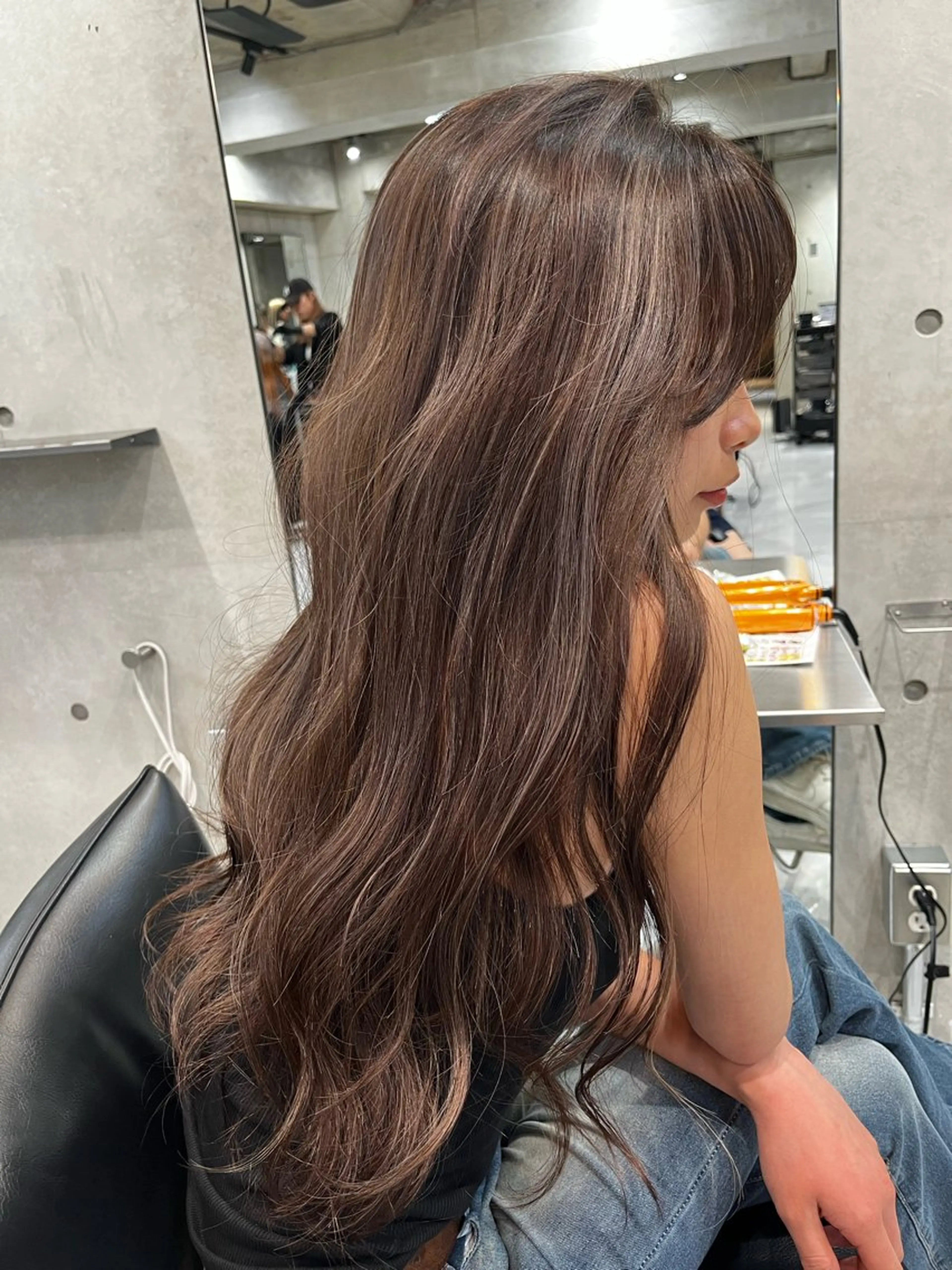 ロング ハイライト ヘアカラー YOLO 渋谷 RIONAのヘアスタイル