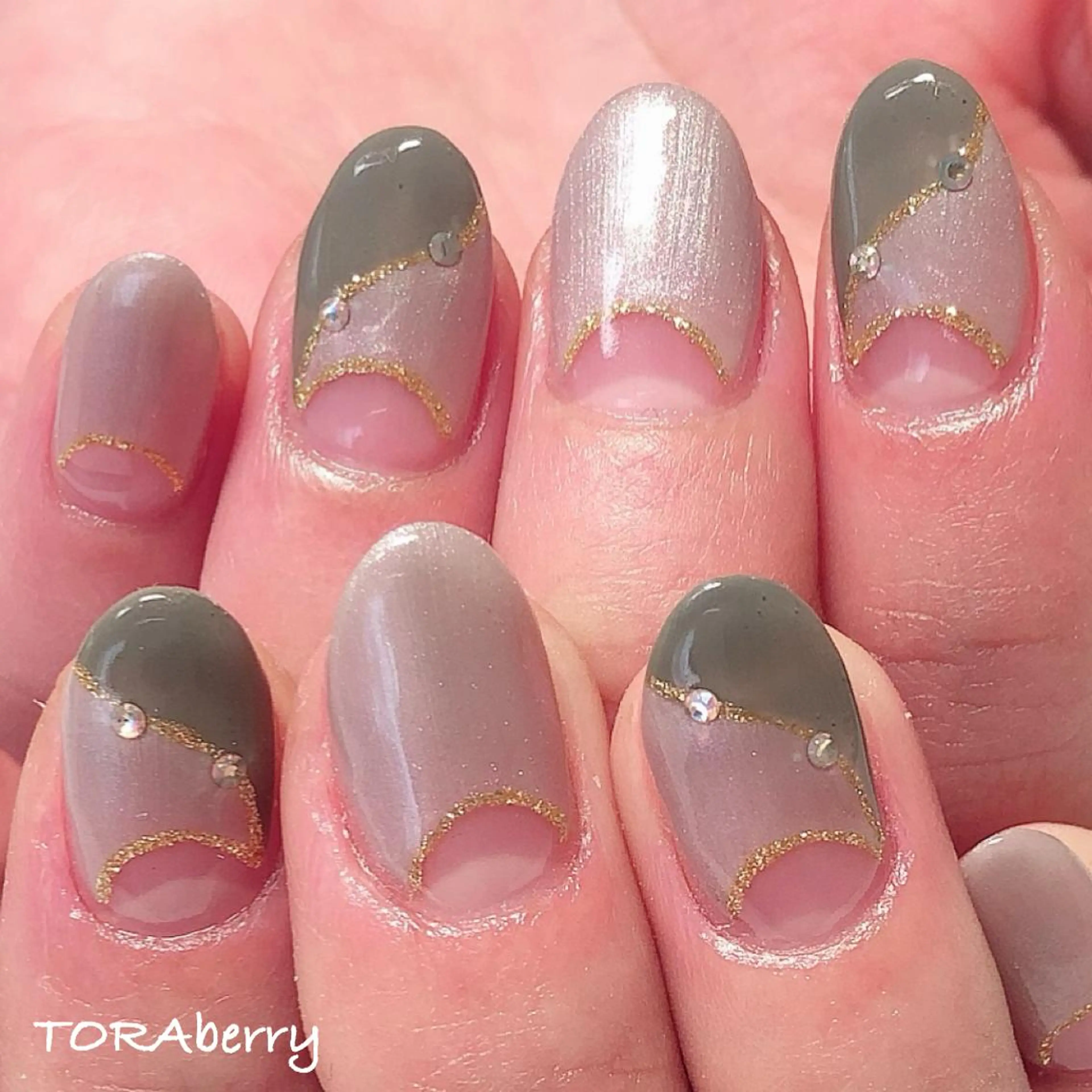 ネイル フレンチネイル 逆フレンチ ハンドネイル ネイリスト なつみのネイルデザイン