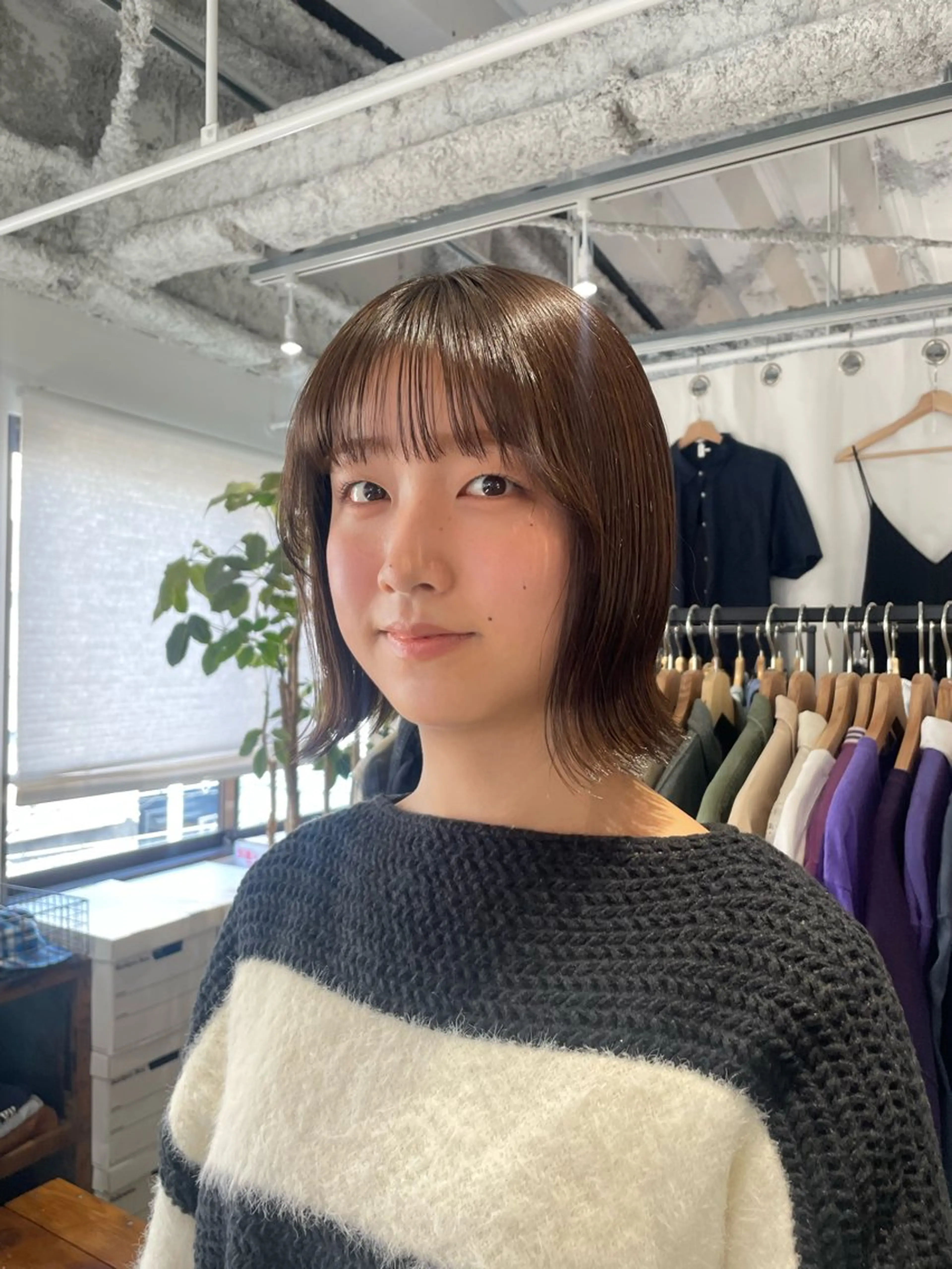 ショート カラー アディクシーカラー アッシュ ブラウンカラー 透明感カラー グレージュ ゆるふわガーリーst yle🩰yuukaのヘアスタイル