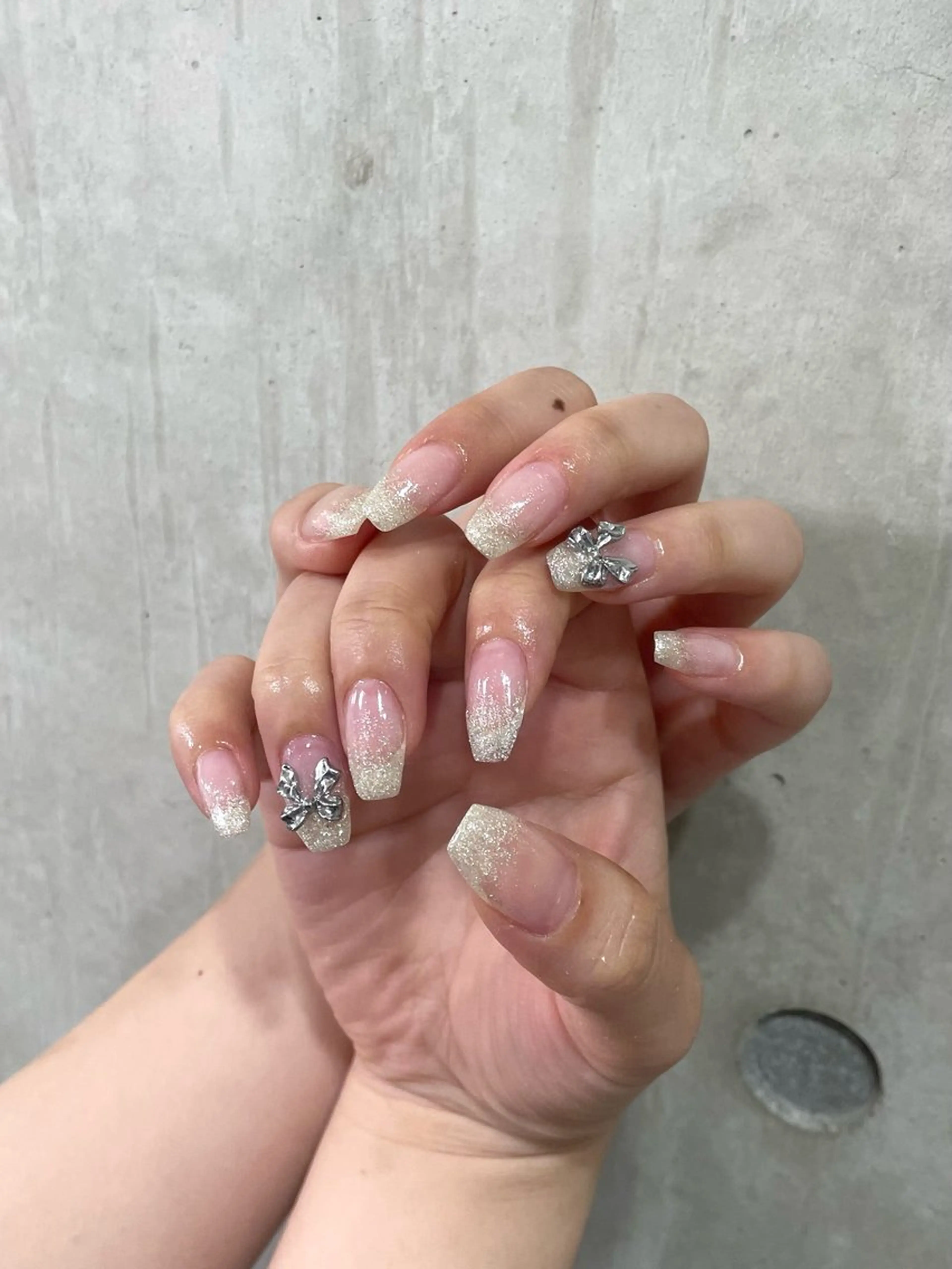 ネイル リボン ハンドネイル 🤍One MISAKI🤍のネイルデザイン