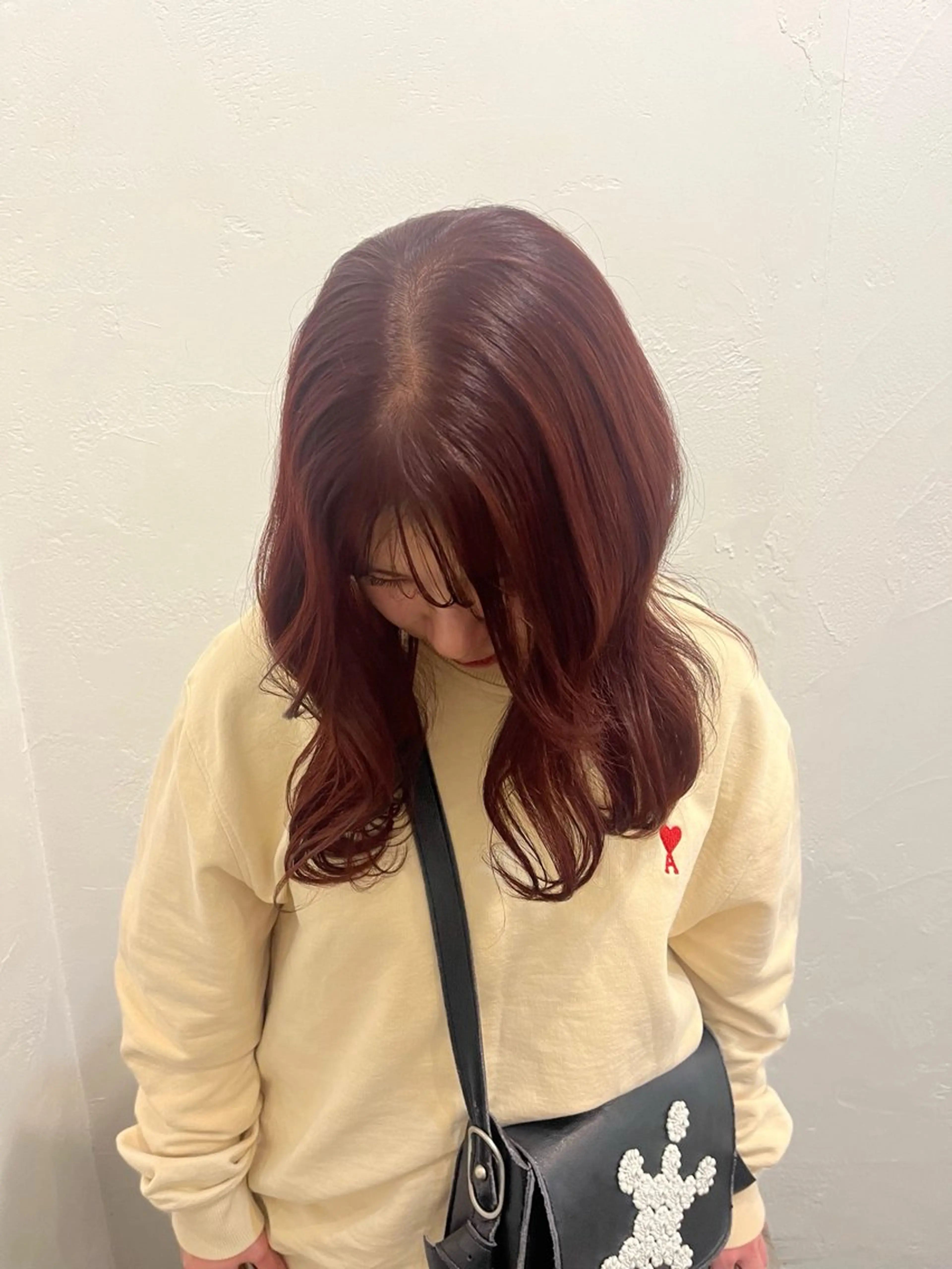 ミディアム カラー ブリーチ ブリーチなしカラー レッドカラー カット ヘアカラー 吉岡 茉穂のヘアスタイル