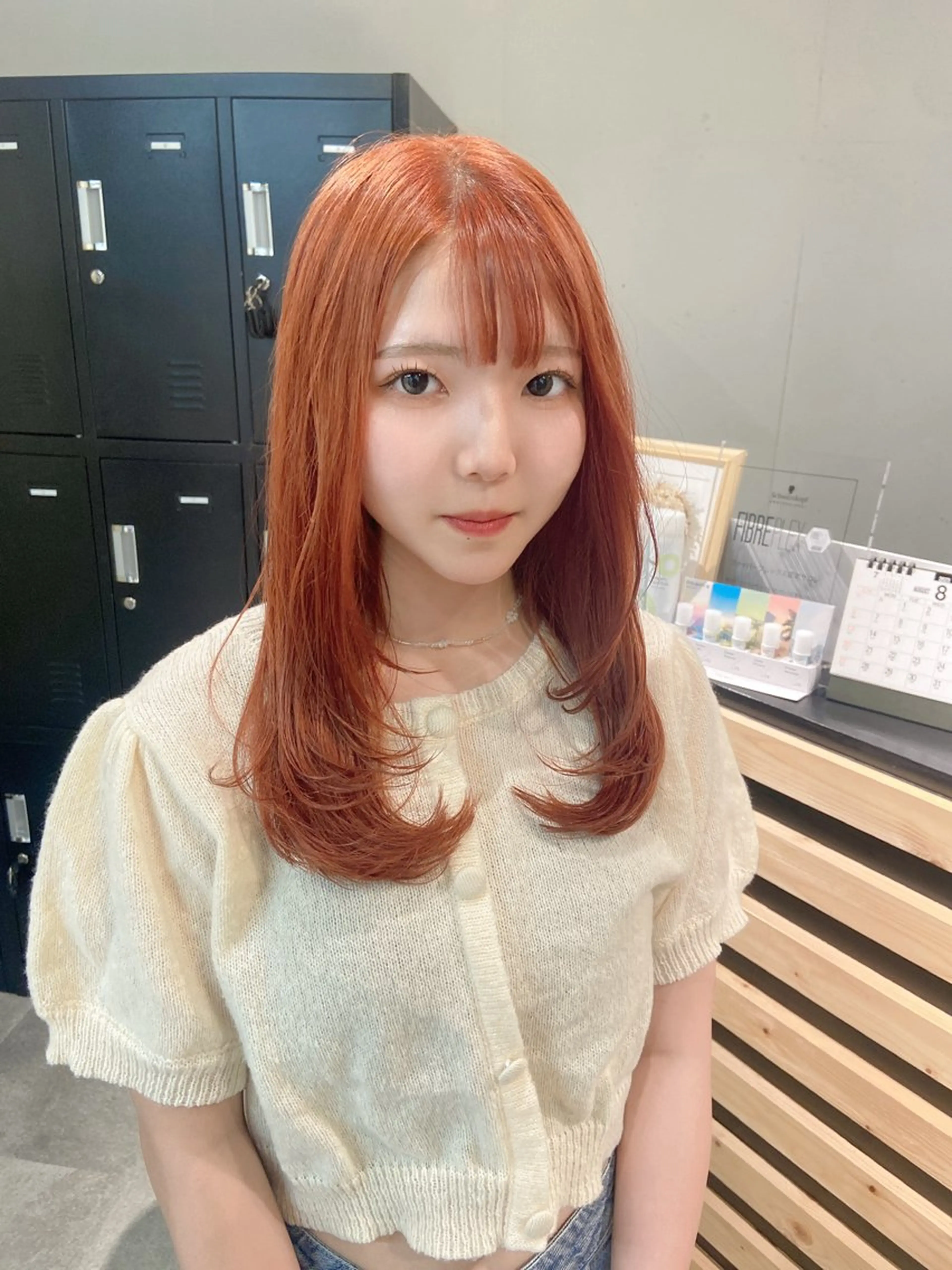 ミディアム カラー ベージュカラー オレンジ オレンジベージュ レイヤーカット カット ヘアカラー トリートメント AILEE所属・ウルフカット レイヤーカット上柿のヘアスタイル