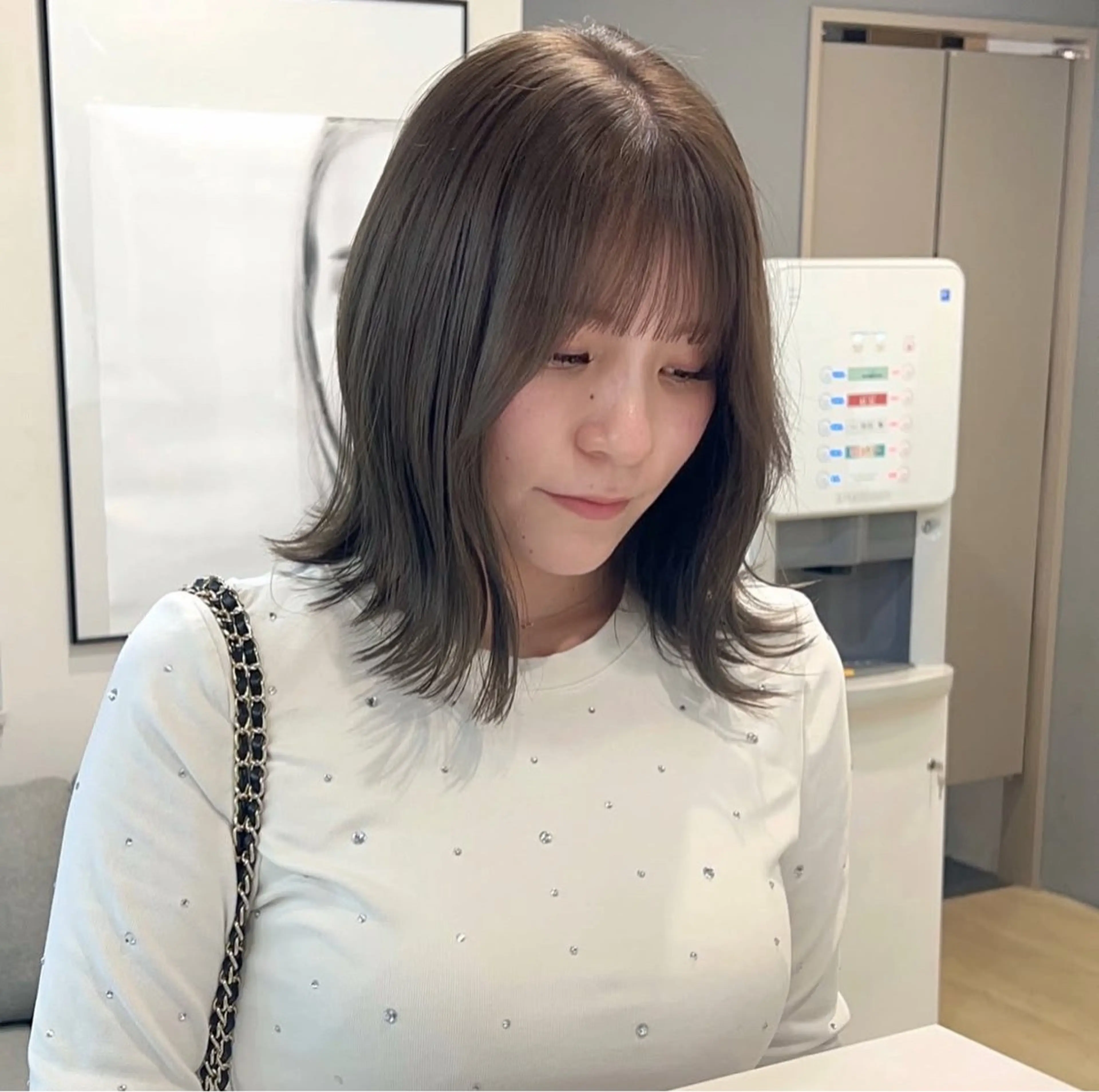 ミディアム カラー ブリーチ ブリーチなしカラー カット ヘアカラー 前川 朋香のヘアスタイル