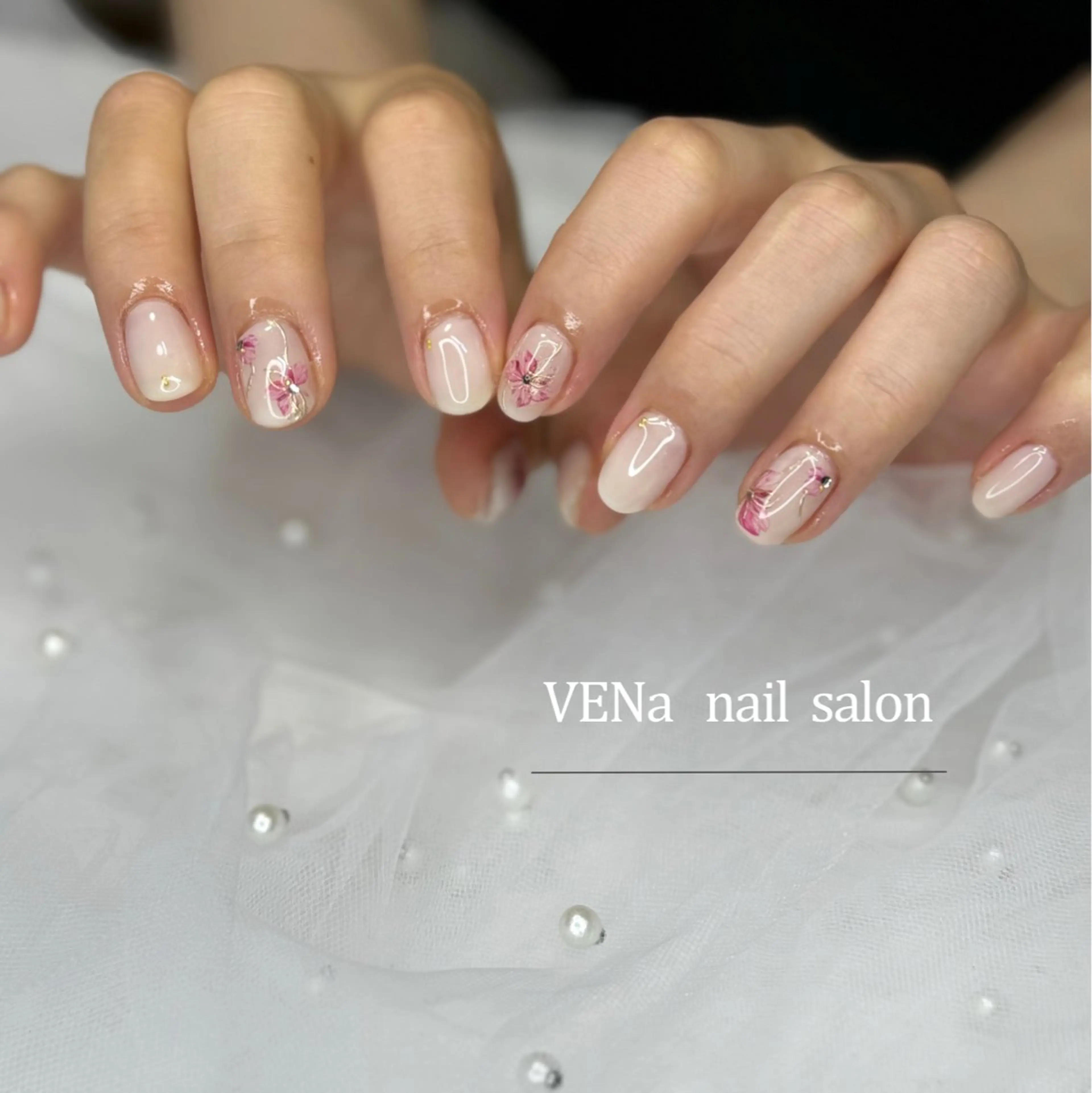 ネイル オーロラネイル フラッシュネイル フットネイル フレンチネイル 氷ネイル・うるうるネイル ハンドネイル VENa eye＆ nail salonのネイルデザイン