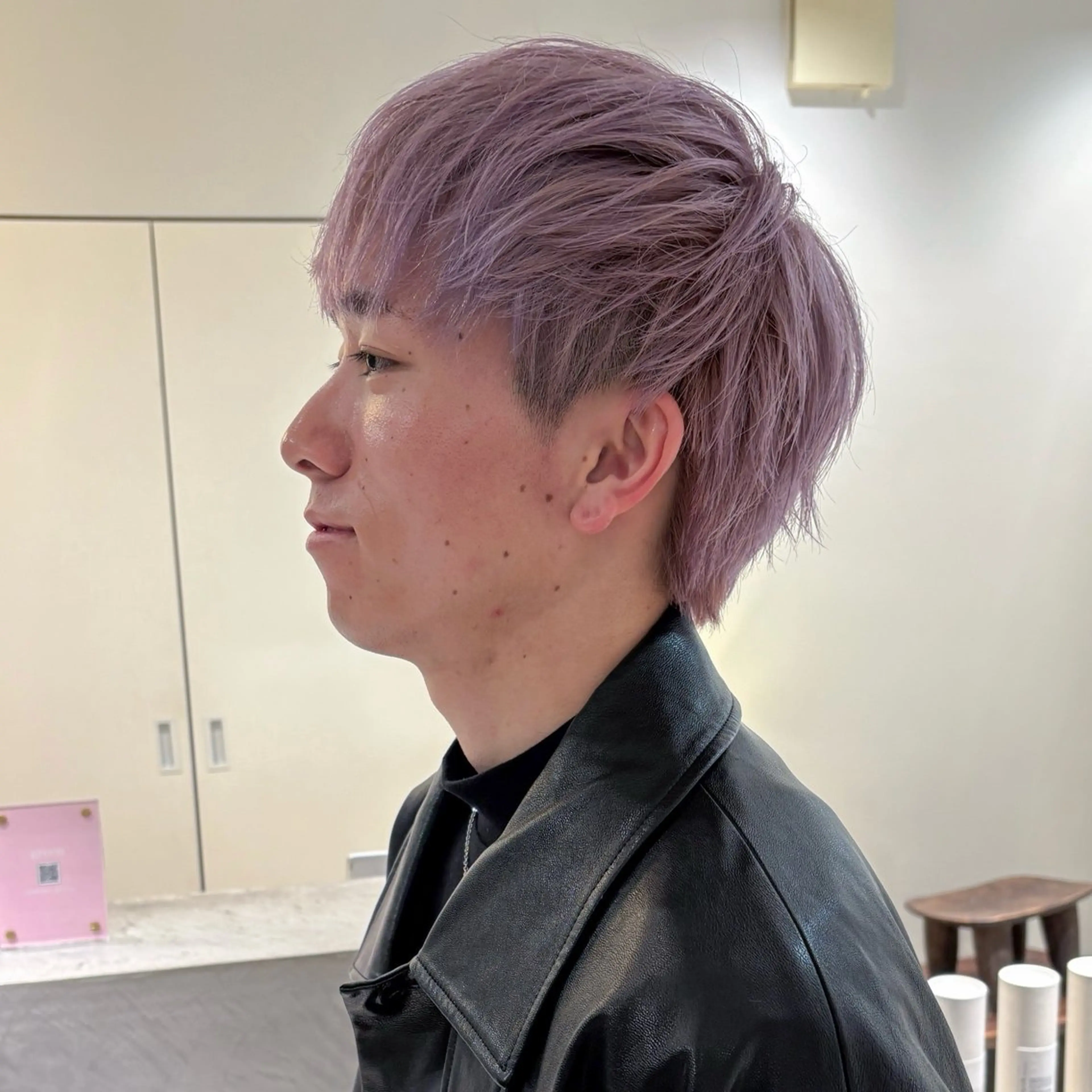 カラー メンズ ラベンダーカラー ラベンダーピンク ピンクカラー ヘアカラー 安西 香利奈のヘアスタイル