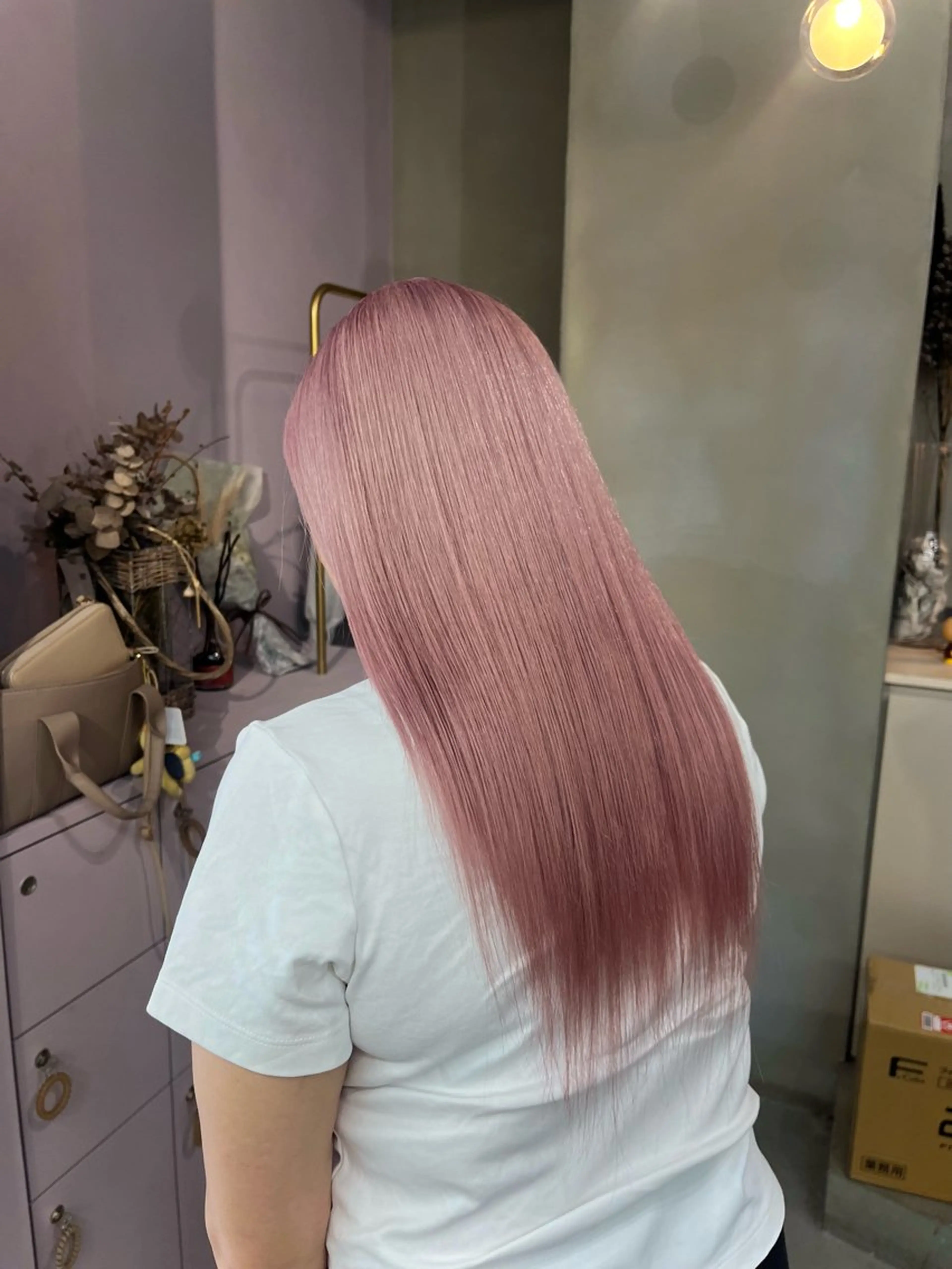 ロング カラー ピンクカラー qulim所属・櫻井 はるなのヘアスタイル