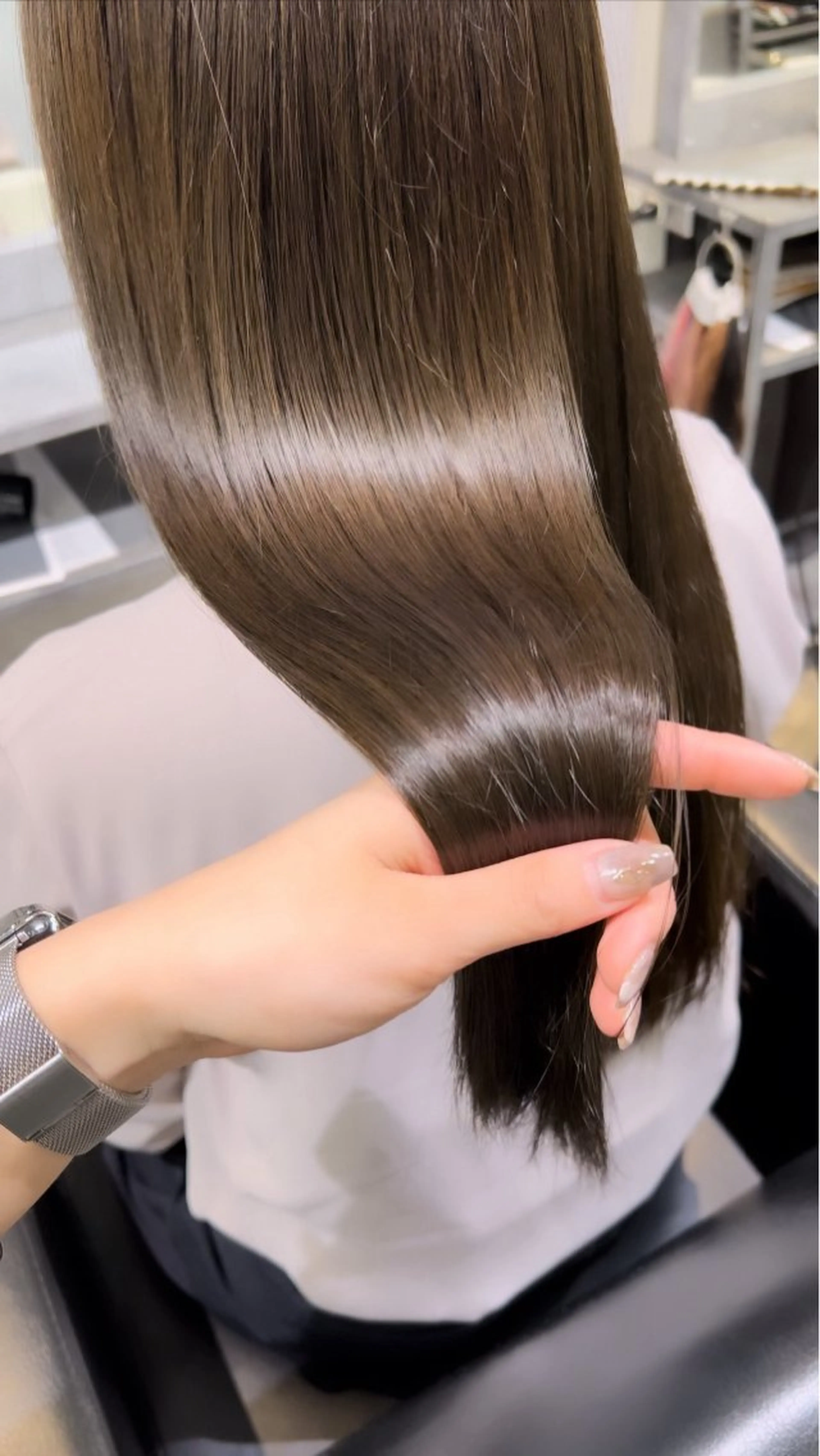 ロング カラー ブリーチ ケアブリーチ トリートメント TOMONA👑 ミルクティーレイヤーのヘアスタイル