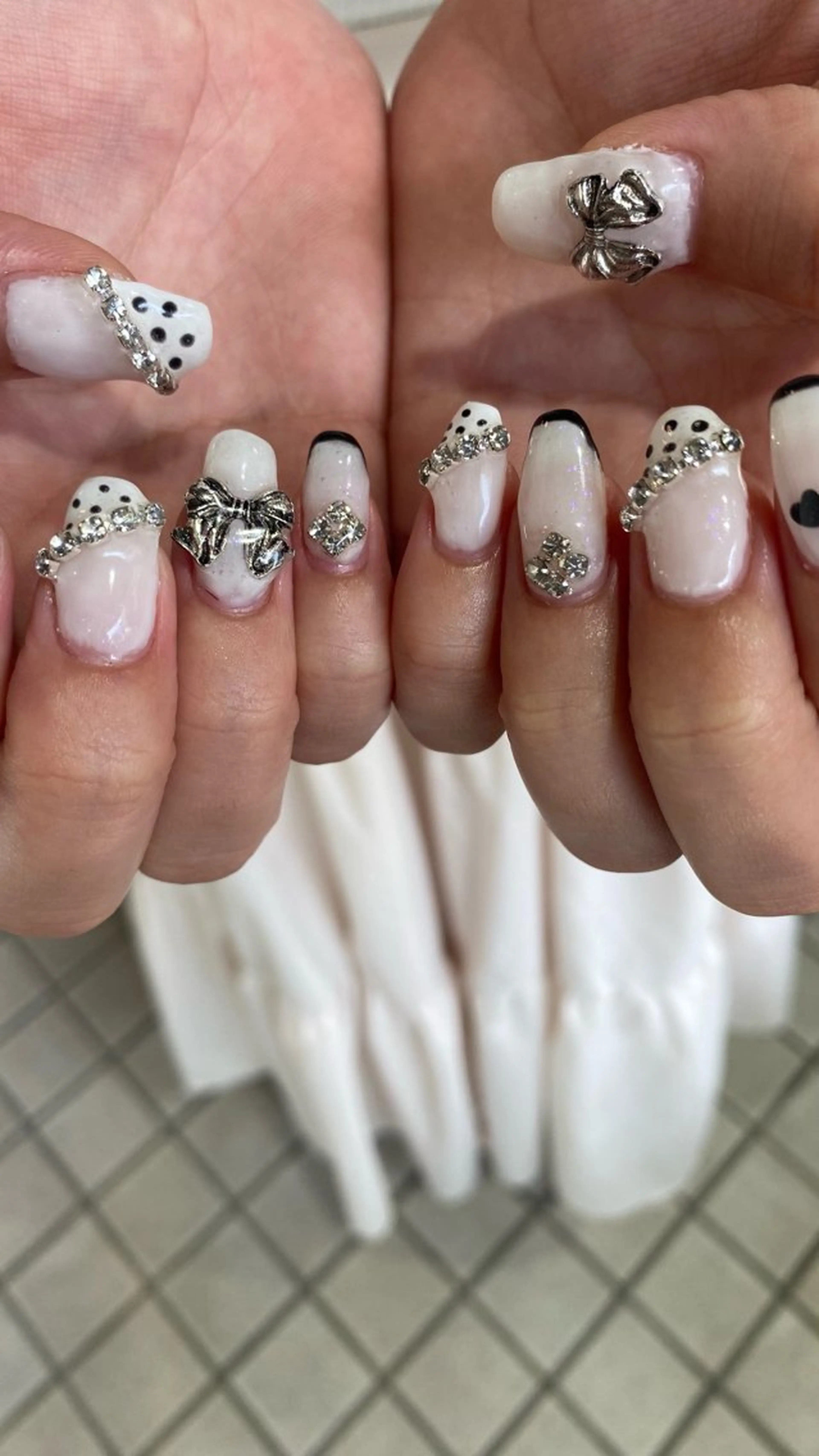 メンズ ネイル メンズブリーチ メンズハイライト メンズハイトーン メンズインナーカラー メンズ韓国風 ハンドネイル designcolo r/似合わせNOKAのヘアスタイル