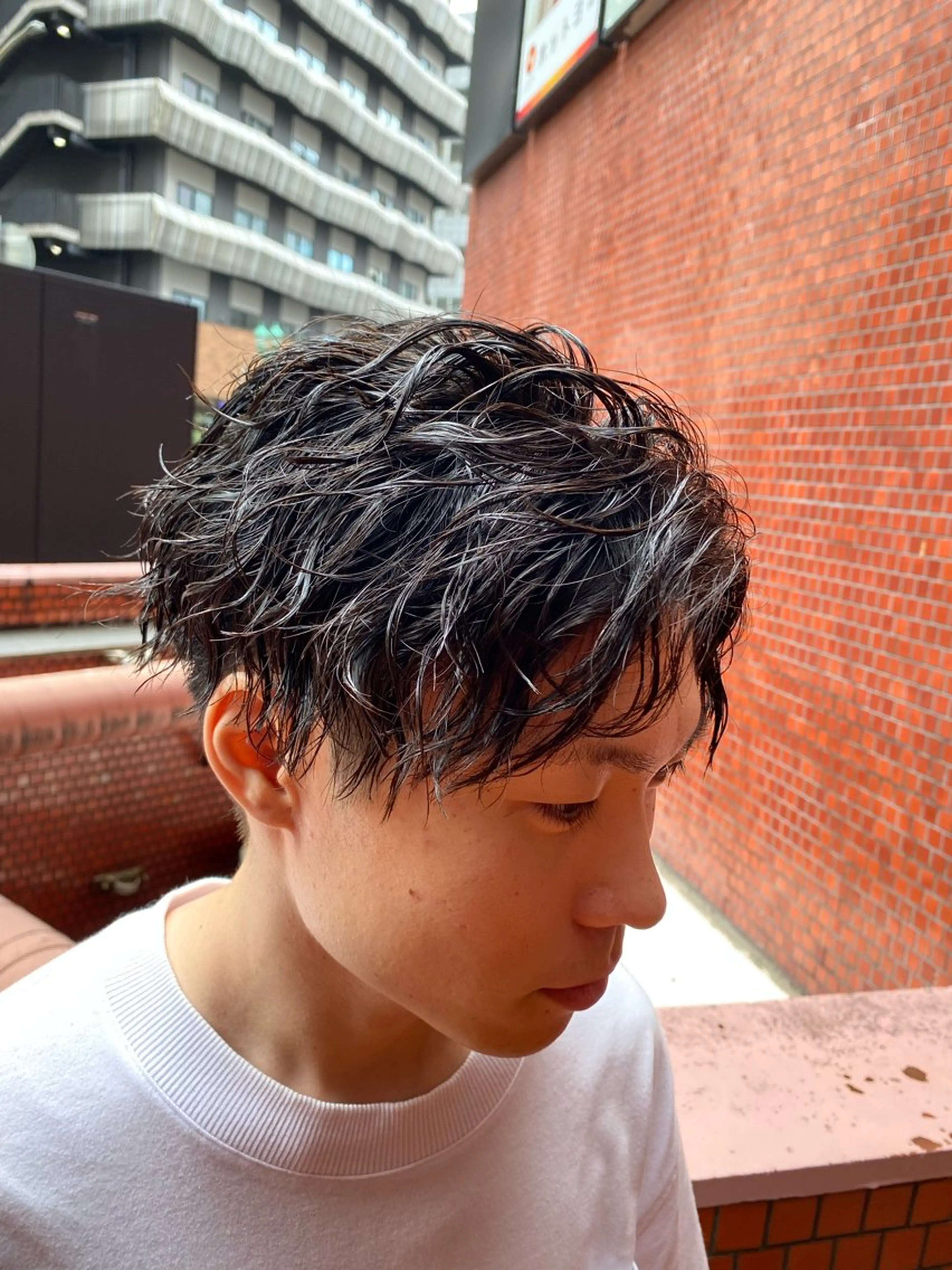 パーマ メンズ フェザーパーマ メンズパーマ カット パーマ 三ノ宮フェザーパーマ 蕃本 啓利のヘアスタイル